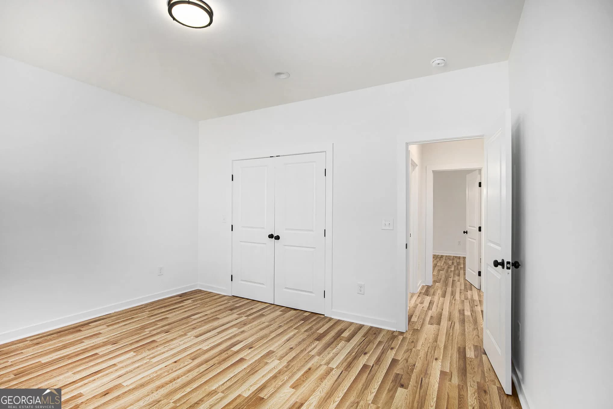 3220 Sweetbriar Dr — photo 11 of 30