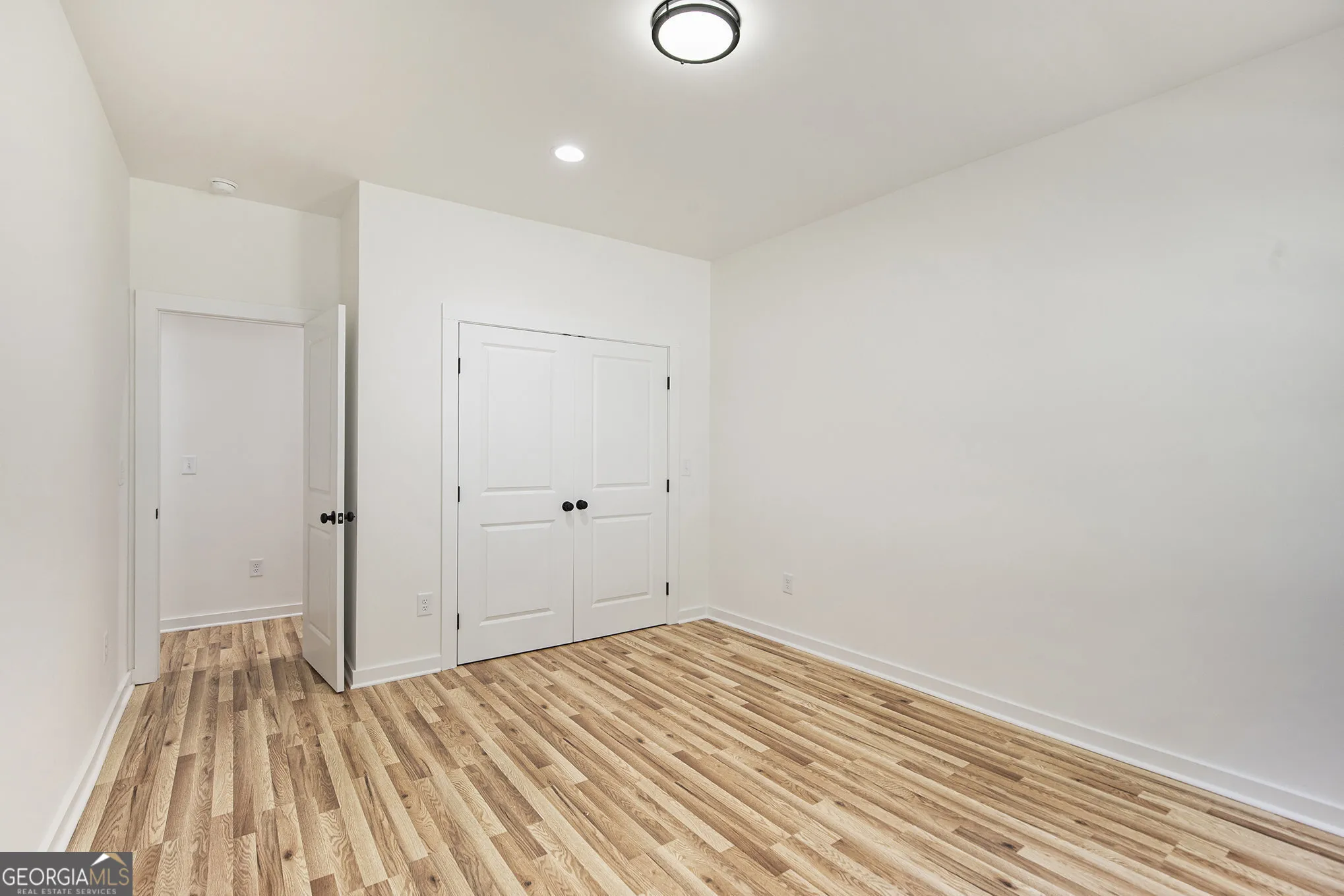 3220 Sweetbriar Dr — photo 9 of 30