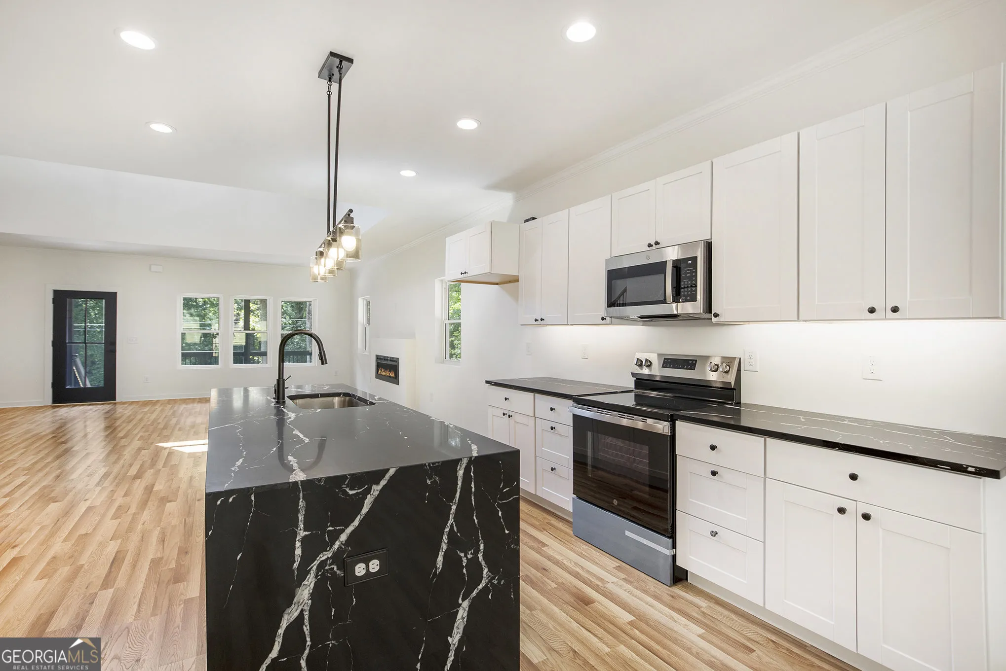 3220 Sweetbriar Dr — photo 6 of 30