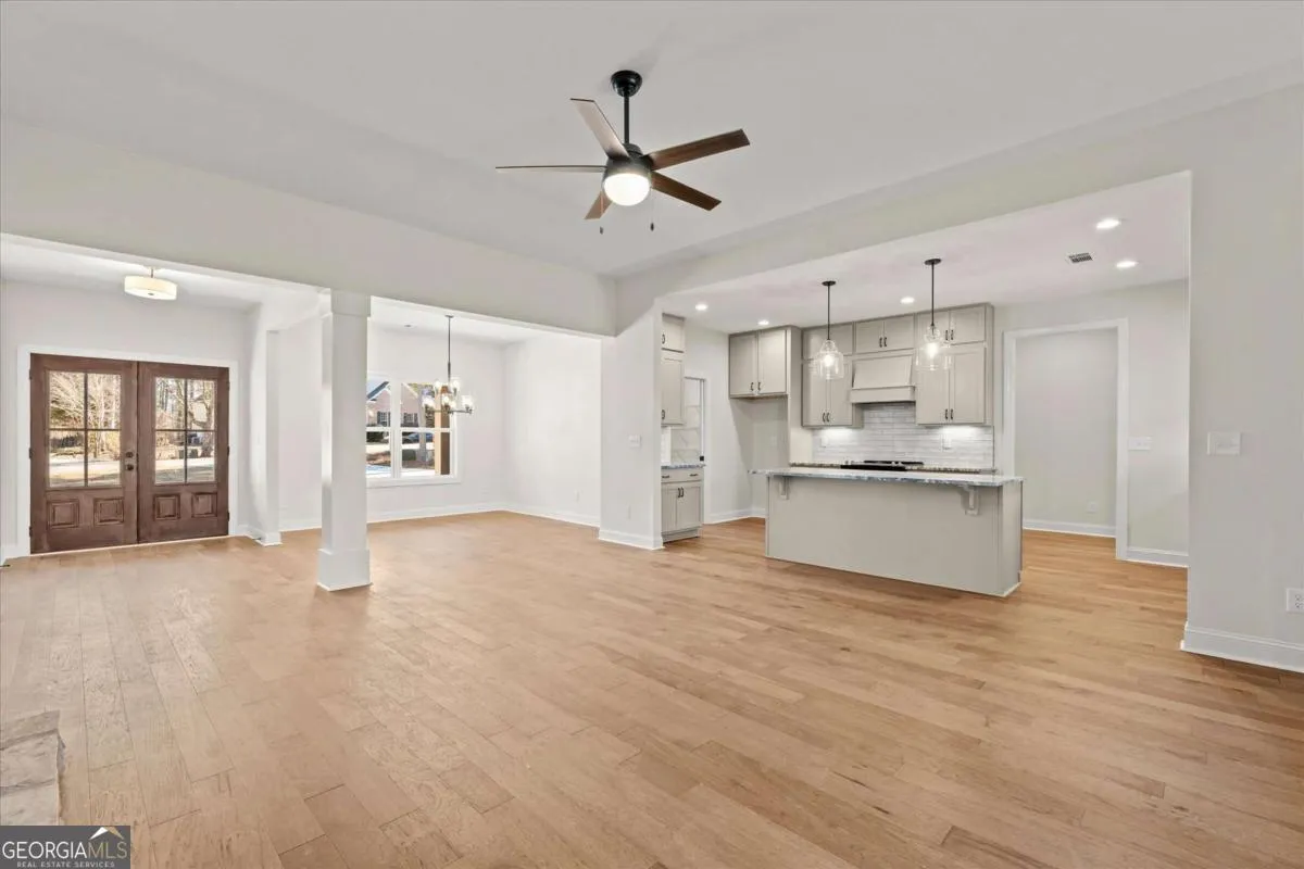 7213 Tara Dr — photo 3 of 43