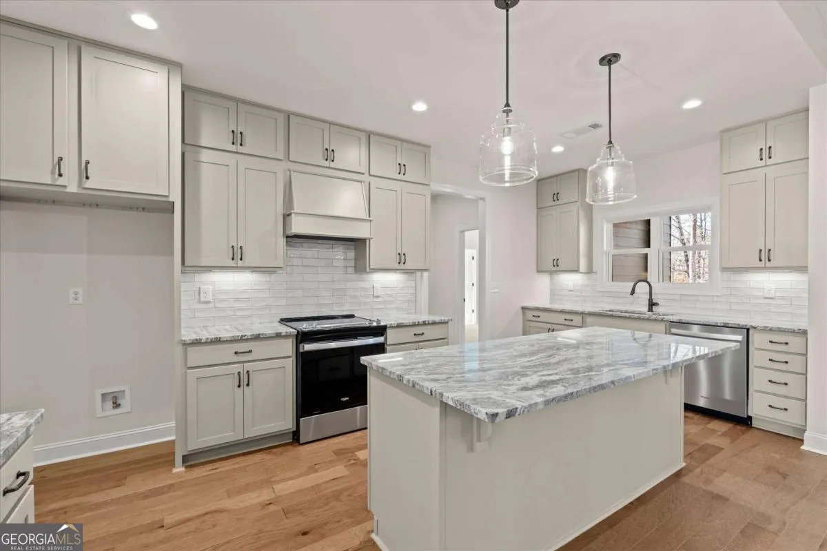 7213 Tara Dr — photo 13 of 43