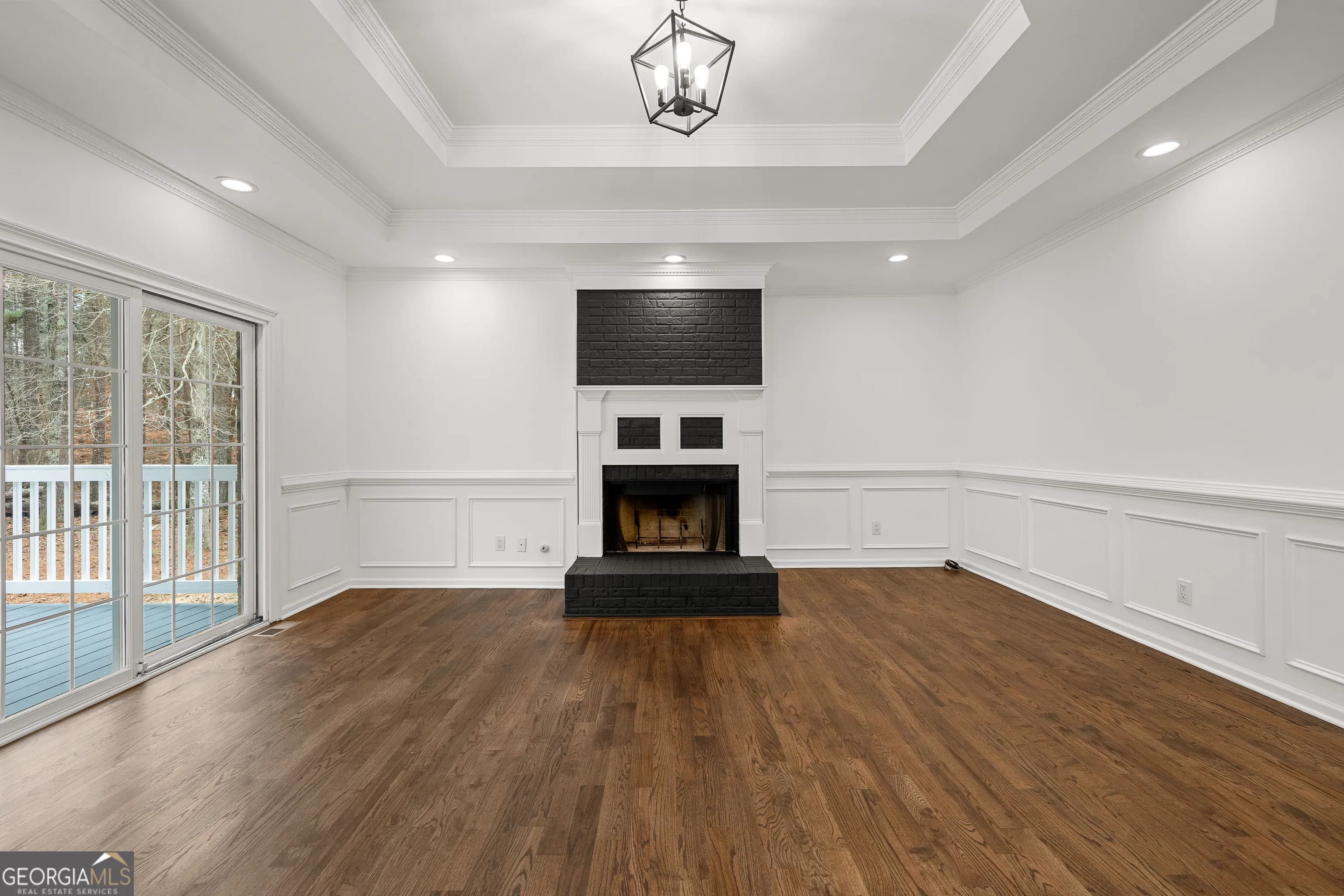 5302 Greenway Dr — photo 12 of 81