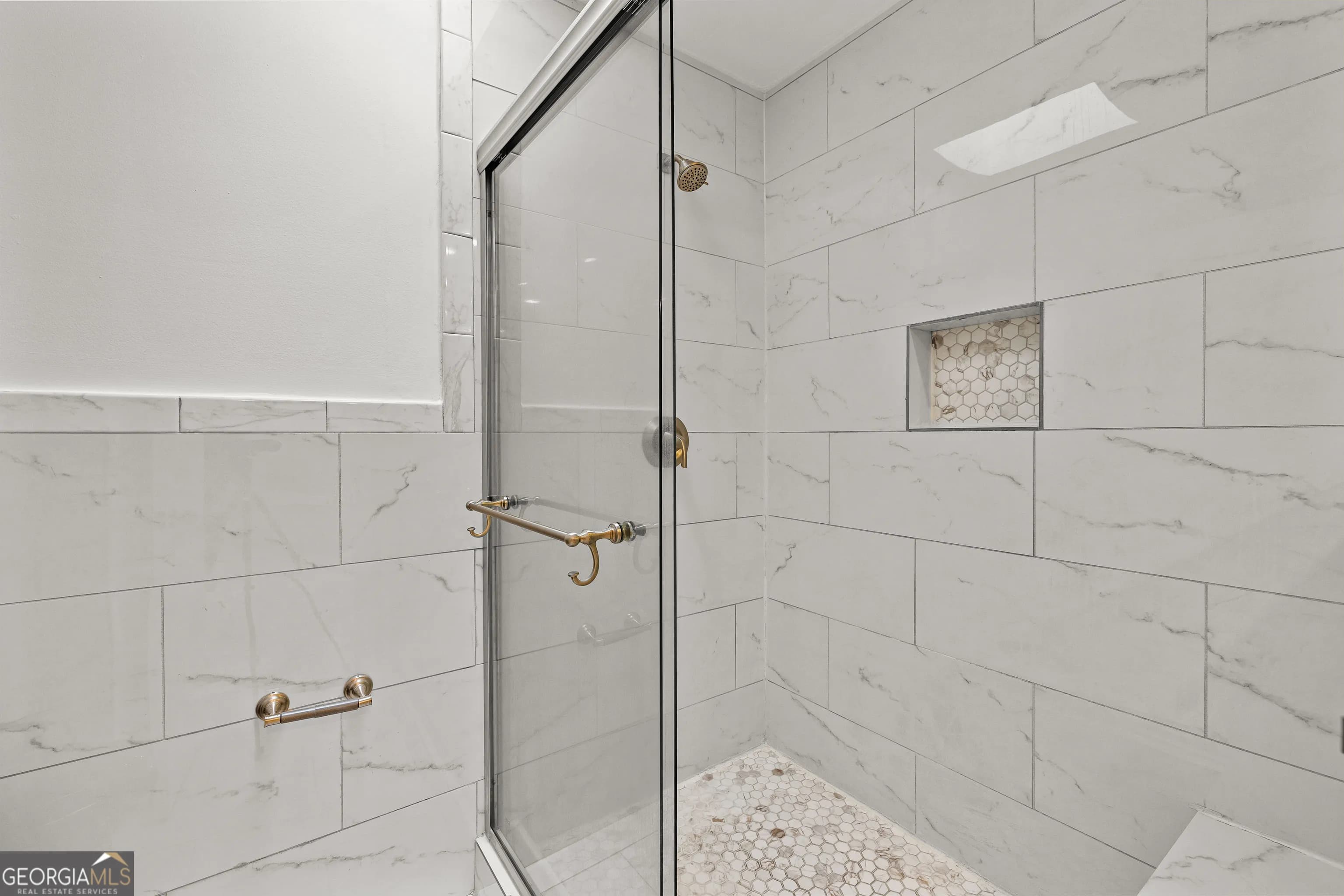 5302 Greenway Dr — photo 33 of 81