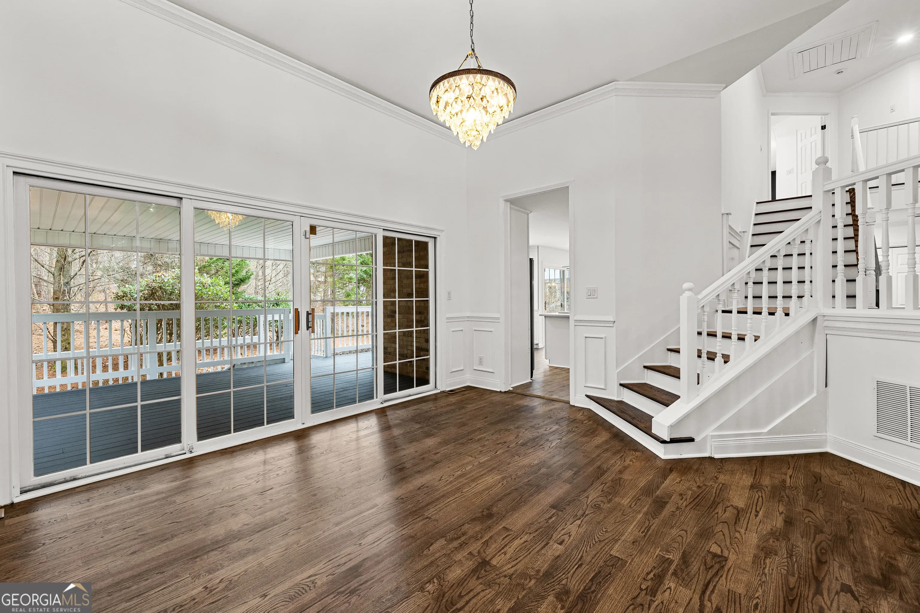 5302 Greenway Dr — photo 4 of 81
