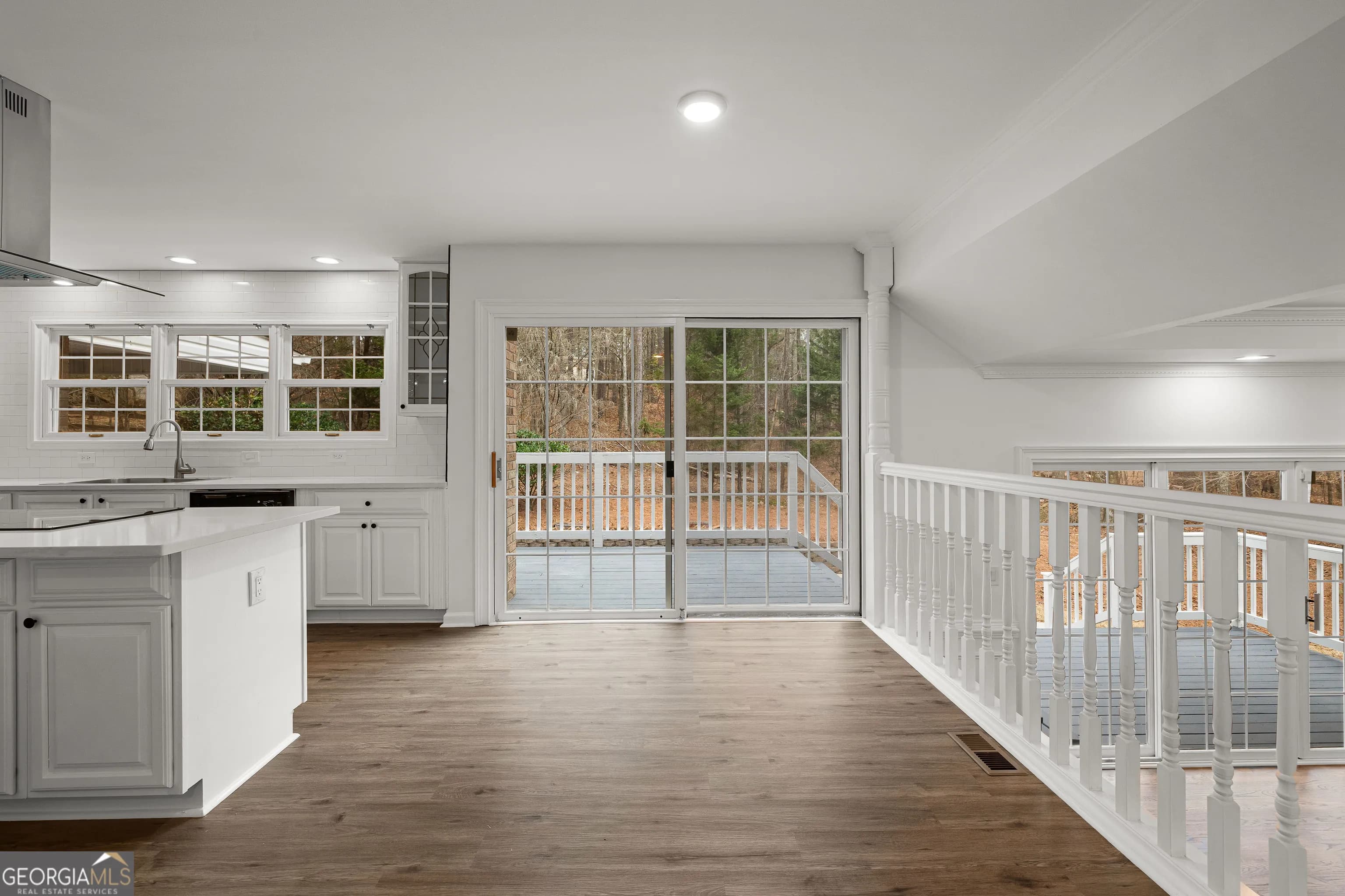 5302 Greenway Dr — photo 8 of 81