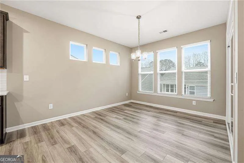 168 Balsam Dr — photo 3 of 25