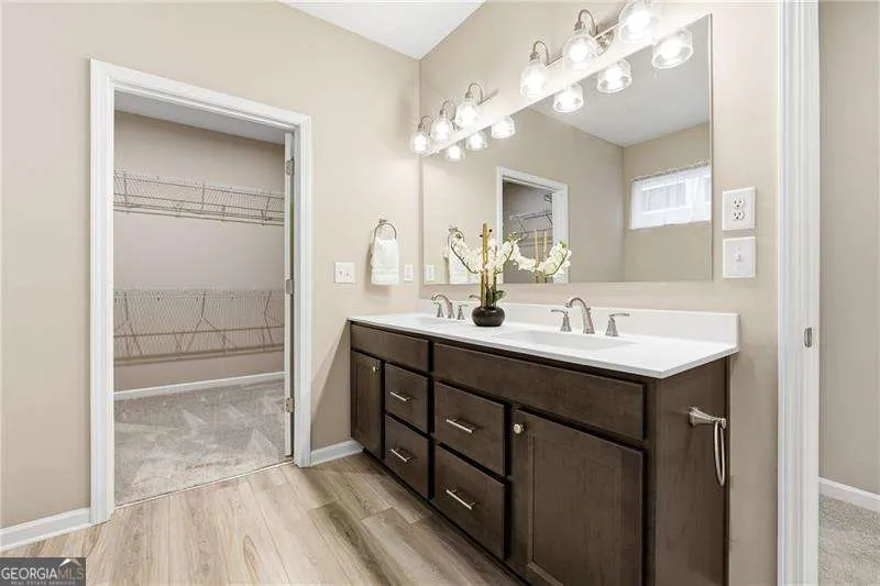 168 Balsam Dr — photo 10 of 25