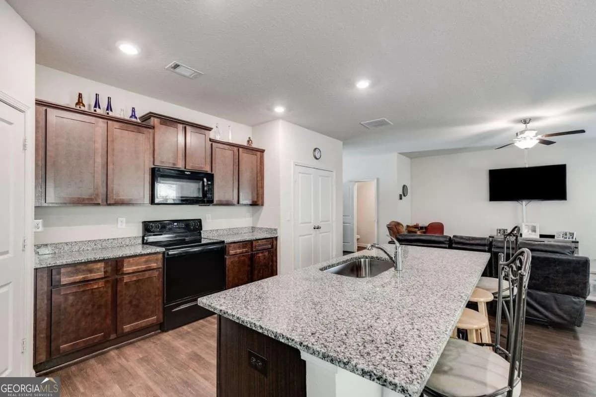1018 Nandina Ct — photo 16 of 23