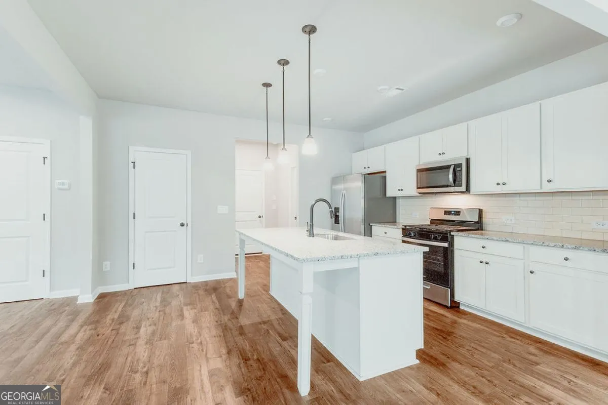 4101 Chapel Hill Reserve — photo 17 of 20