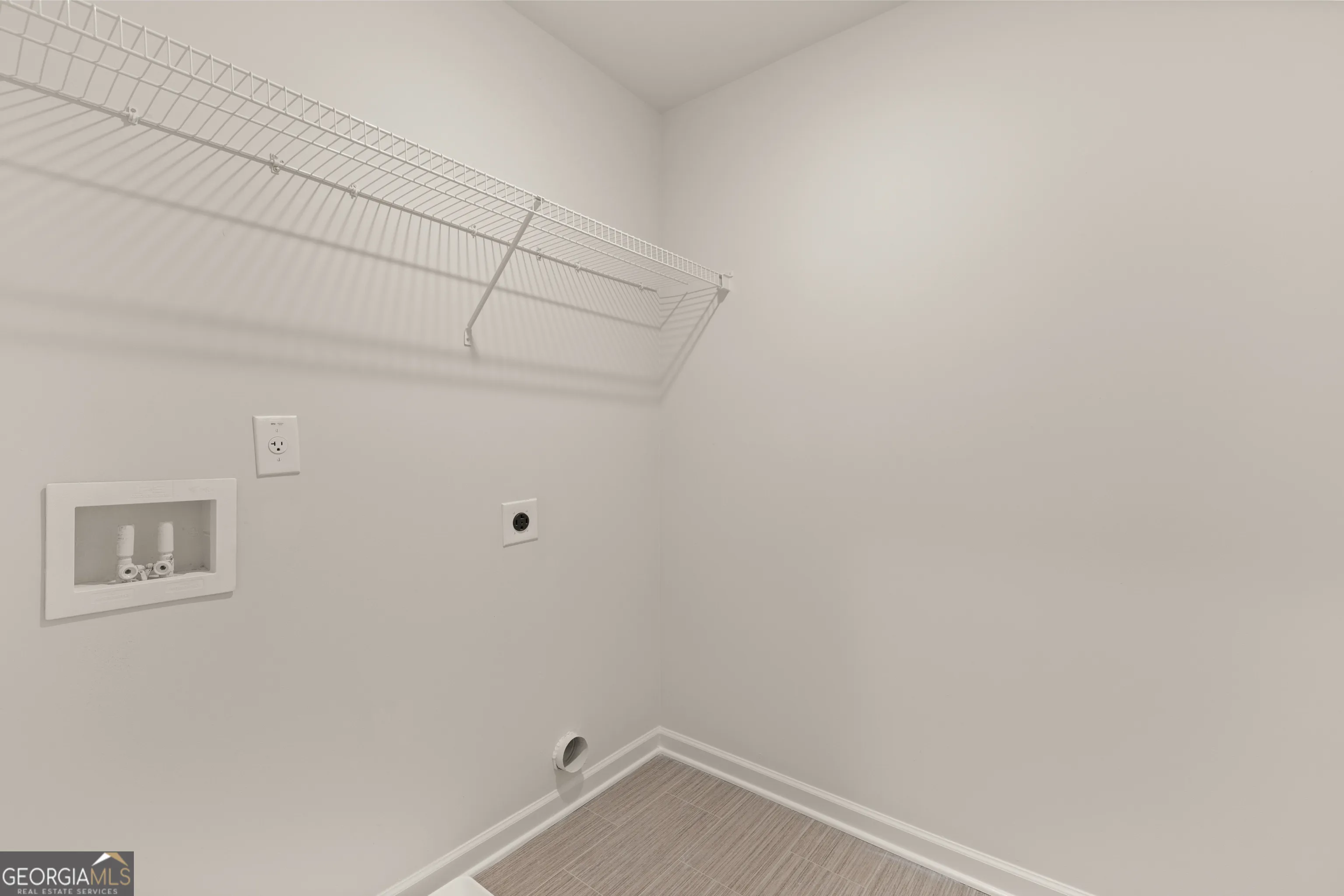1042 Merritt Dr — photo 8 of 24