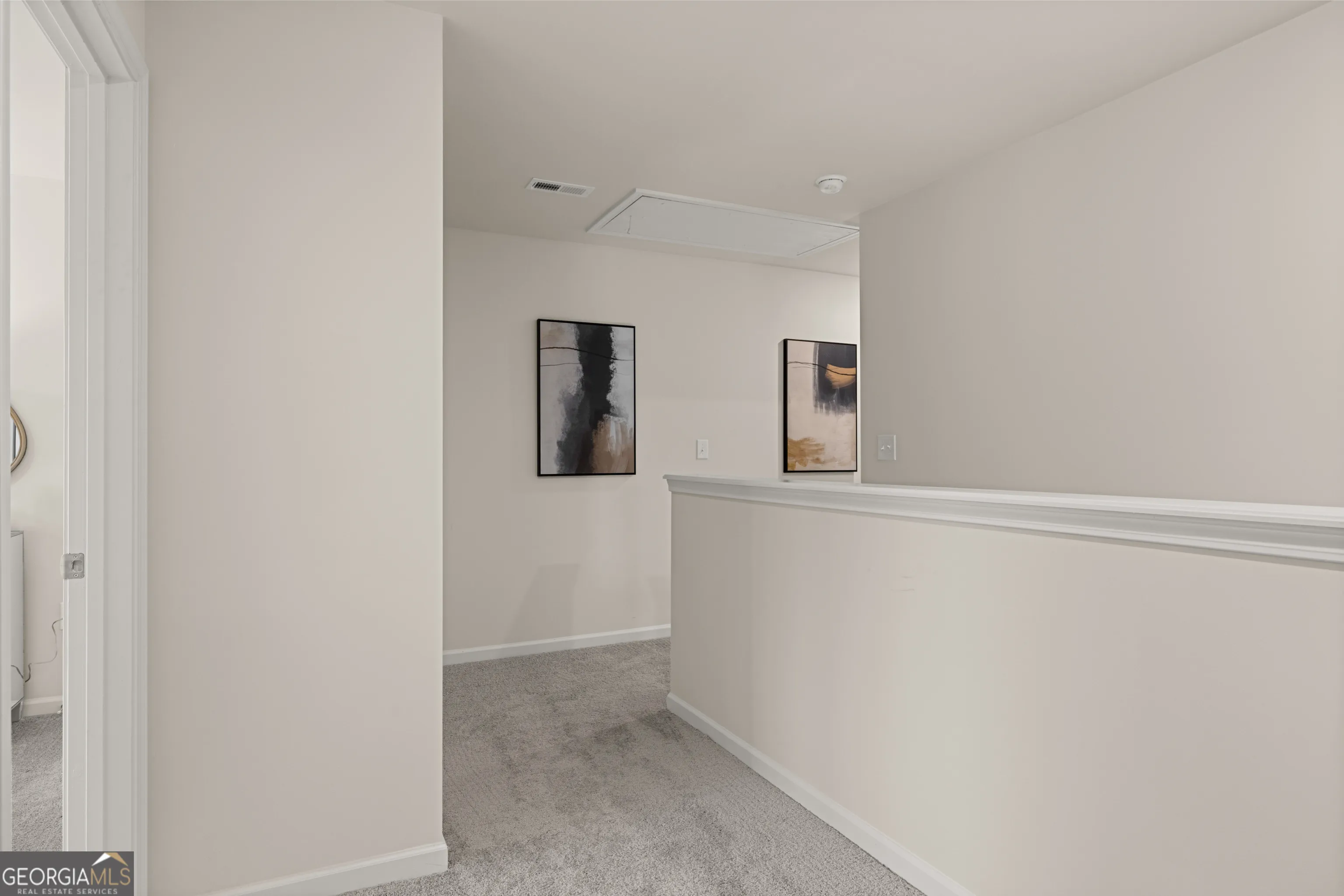 1042 Merritt Dr — photo 3 of 24