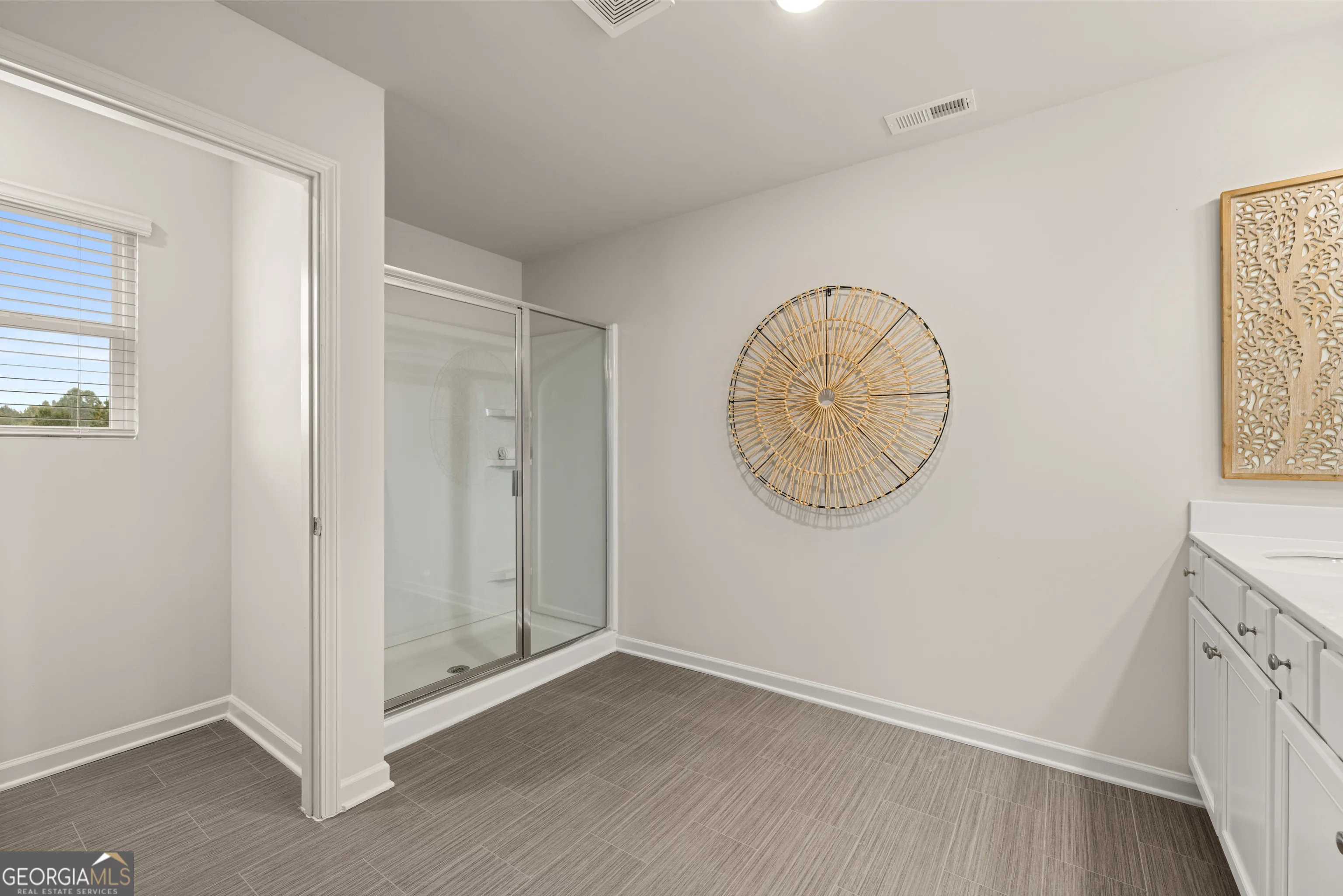 1042 Merritt Dr — photo 7 of 24