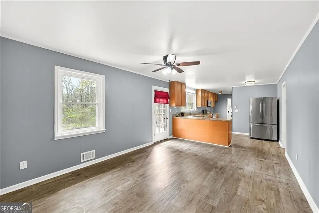 6428 Melrose Dr — photo 3 of 42