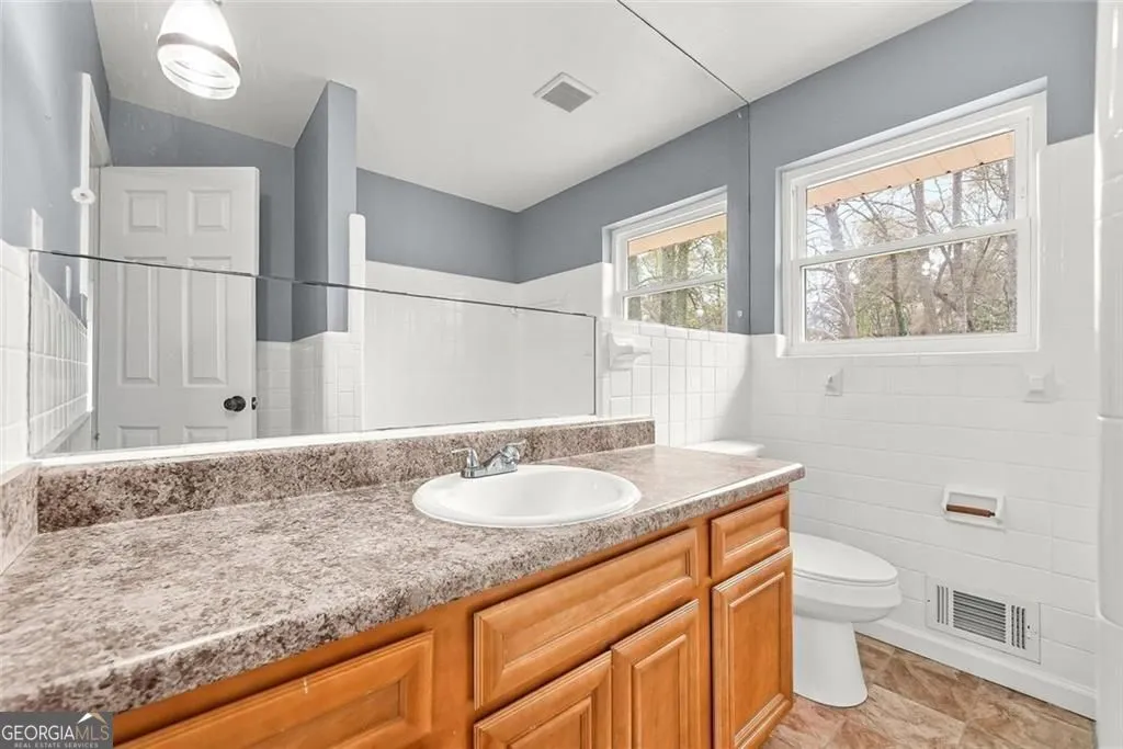 6428 Melrose Dr — photo 6 of 42