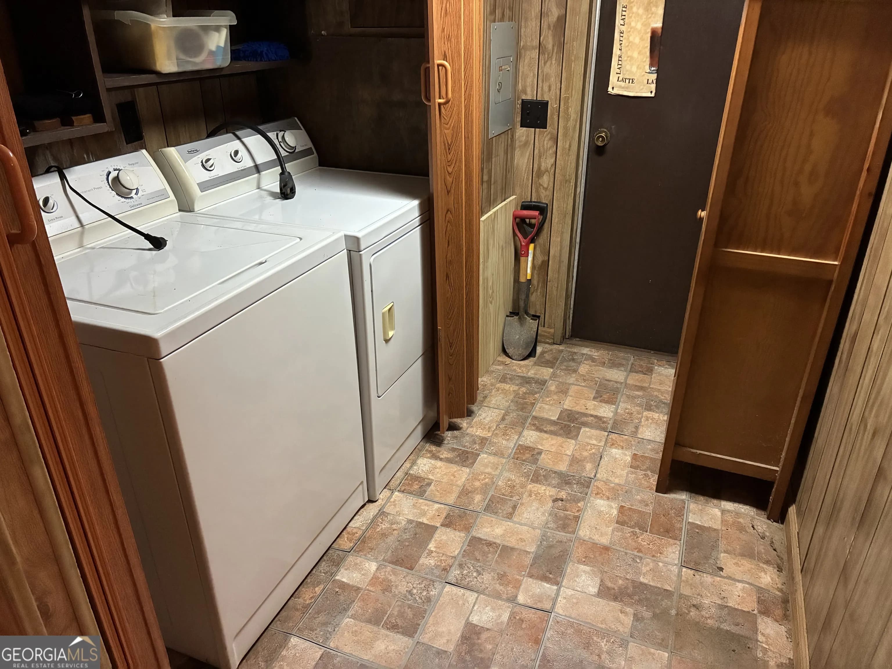 208 Manors Mill Rd — photo 9 of 26