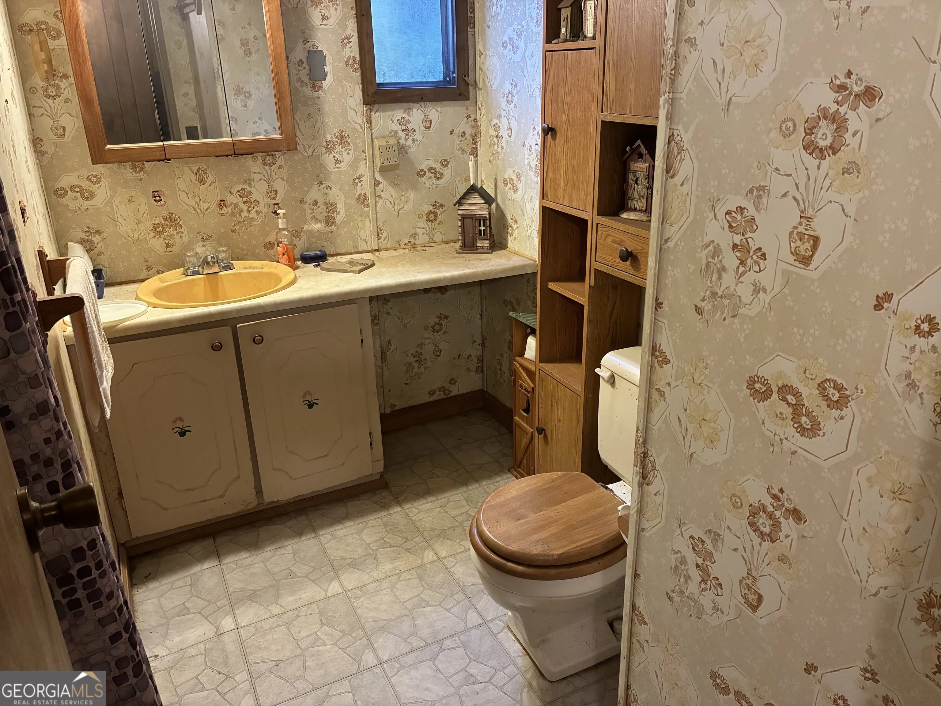 208 Manors Mill Rd — photo 5 of 26