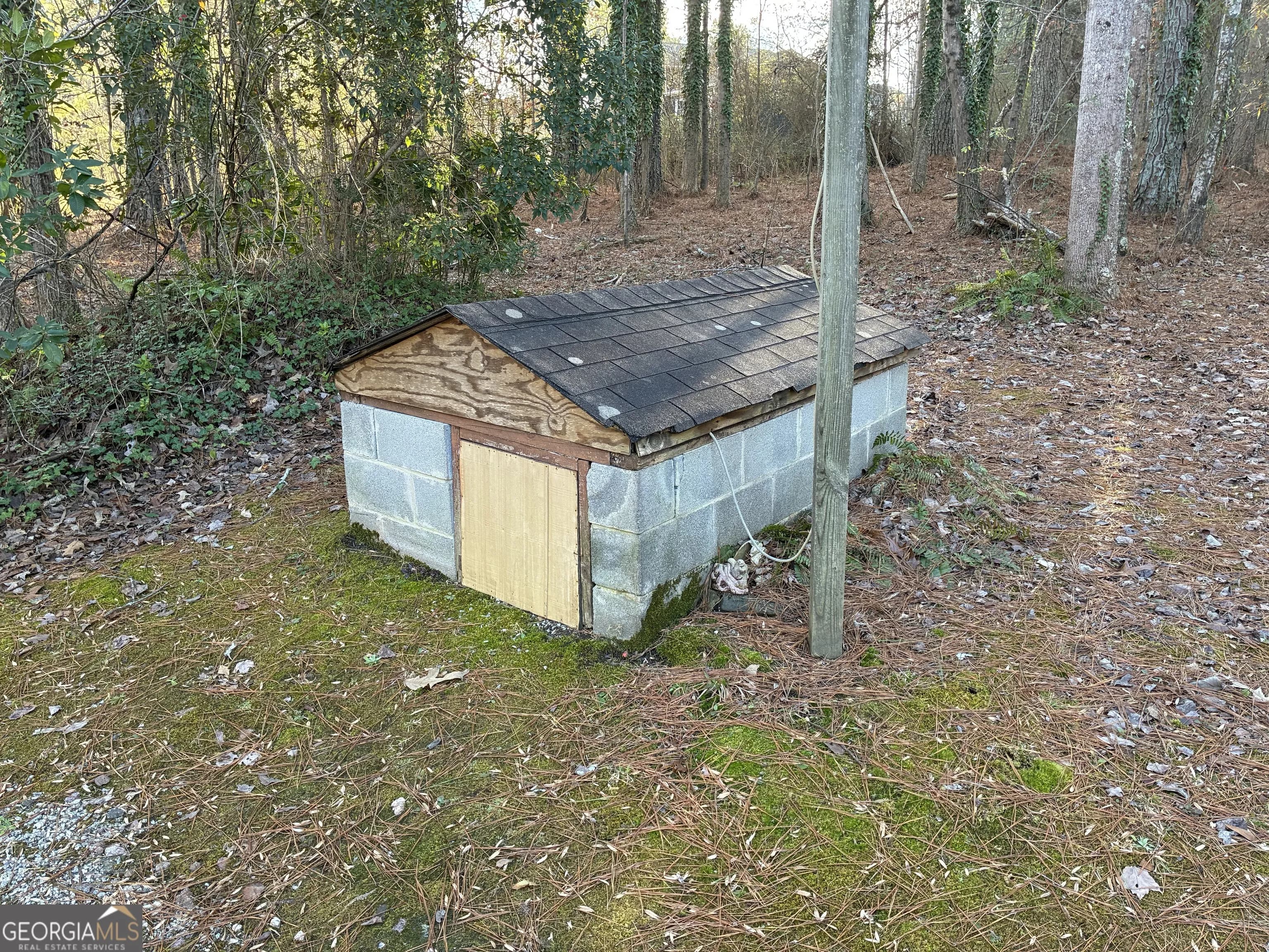 208 Manors Mill Rd — photo 17 of 26