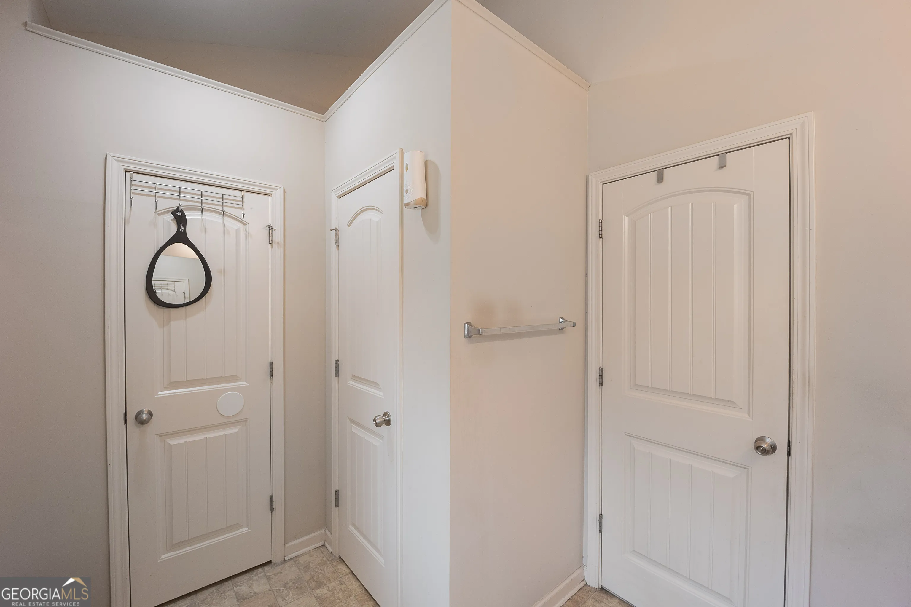 1066 Mcduffie Cir — photo 35 of 55