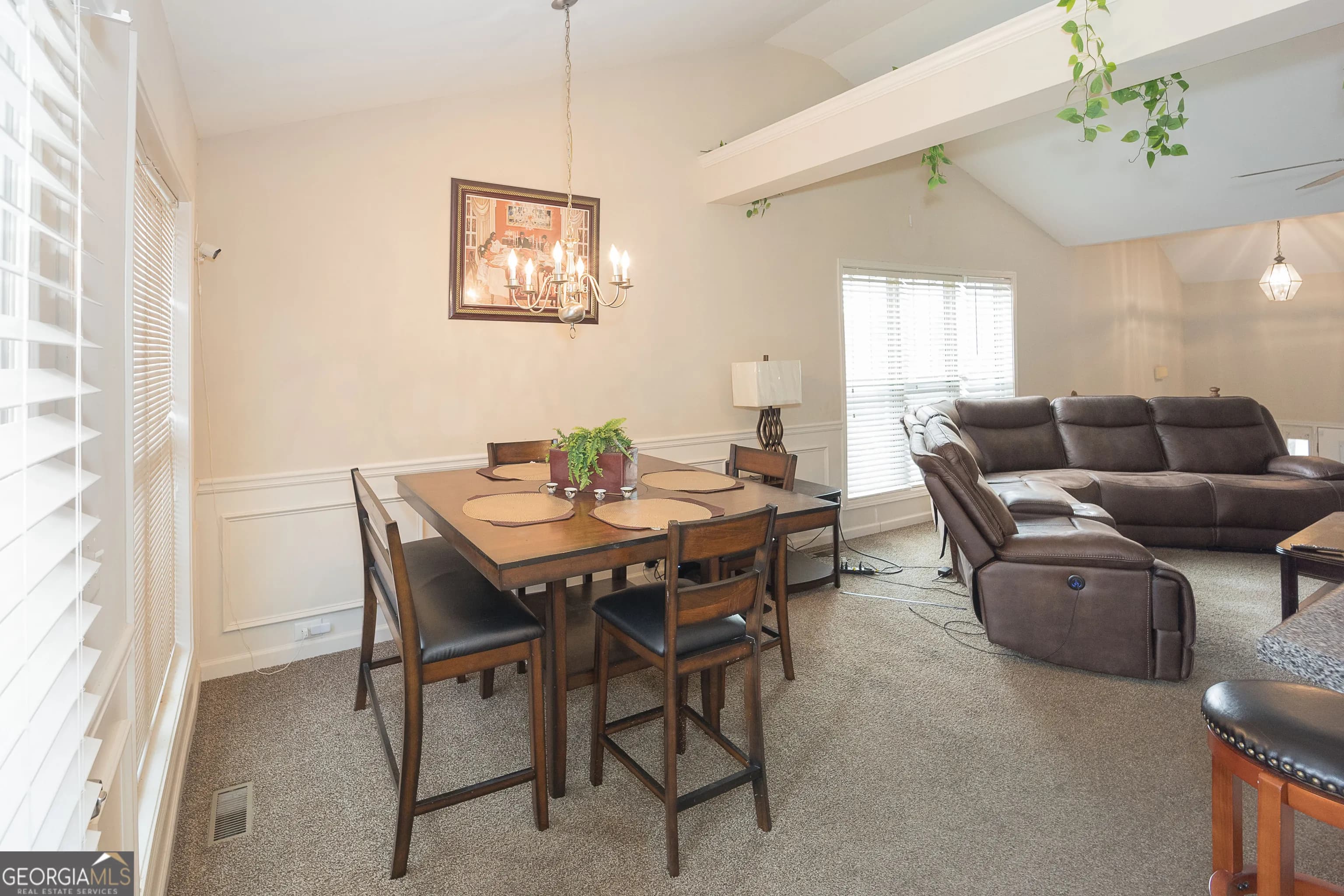 1066 Mcduffie Cir — photo 3 of 55