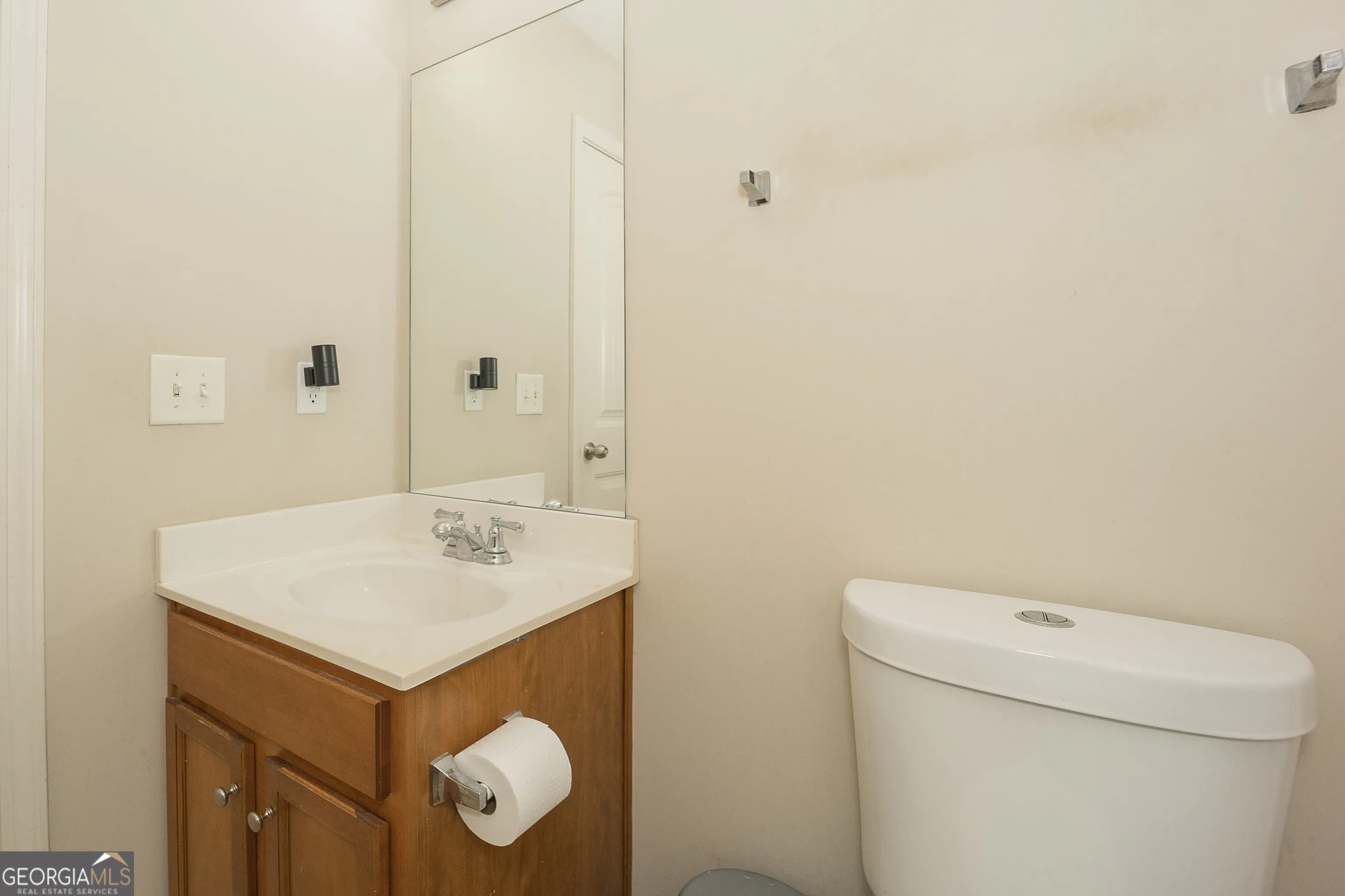 1066 Mcduffie Cir — photo 7 of 55