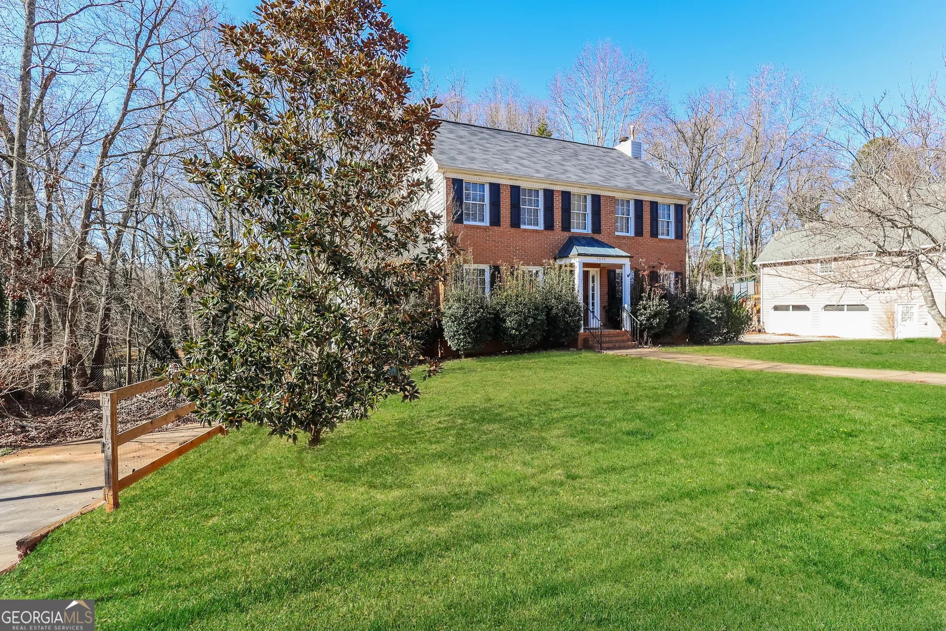 5675 Stewart Woods Dr — photo 2 of 23