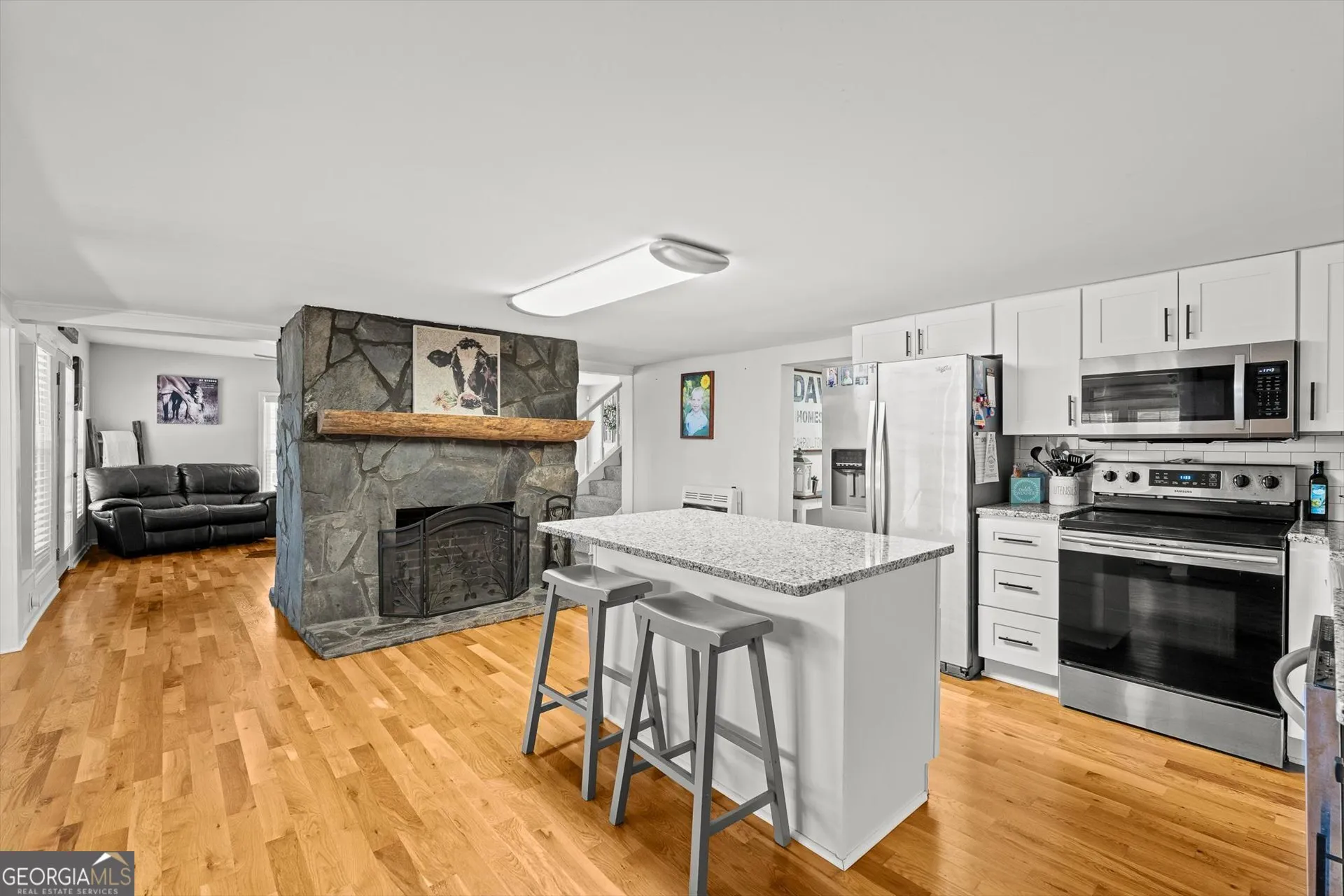 333 Davis Rd — photo 10 of 65