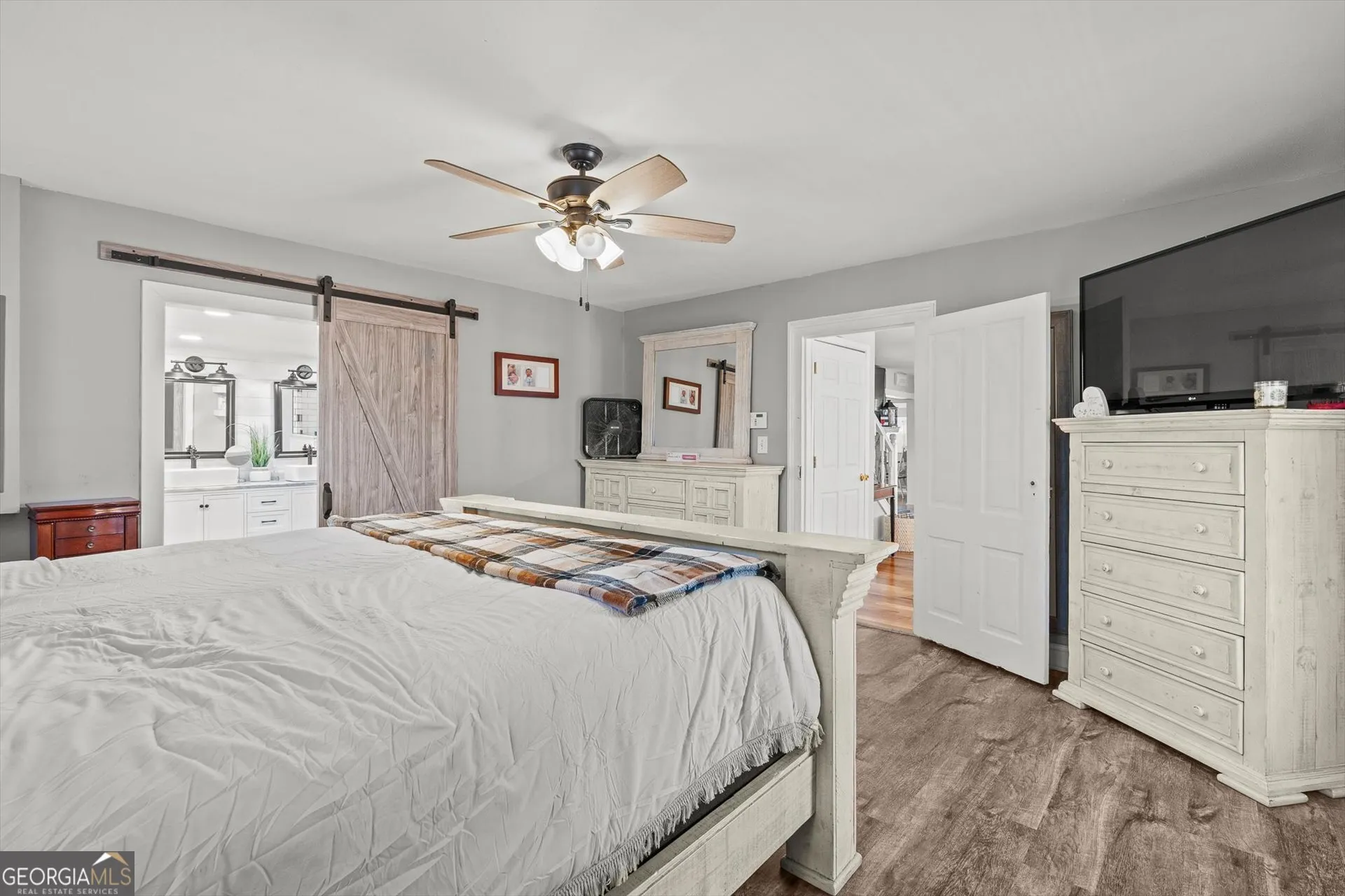 333 Davis Rd — photo 16 of 65