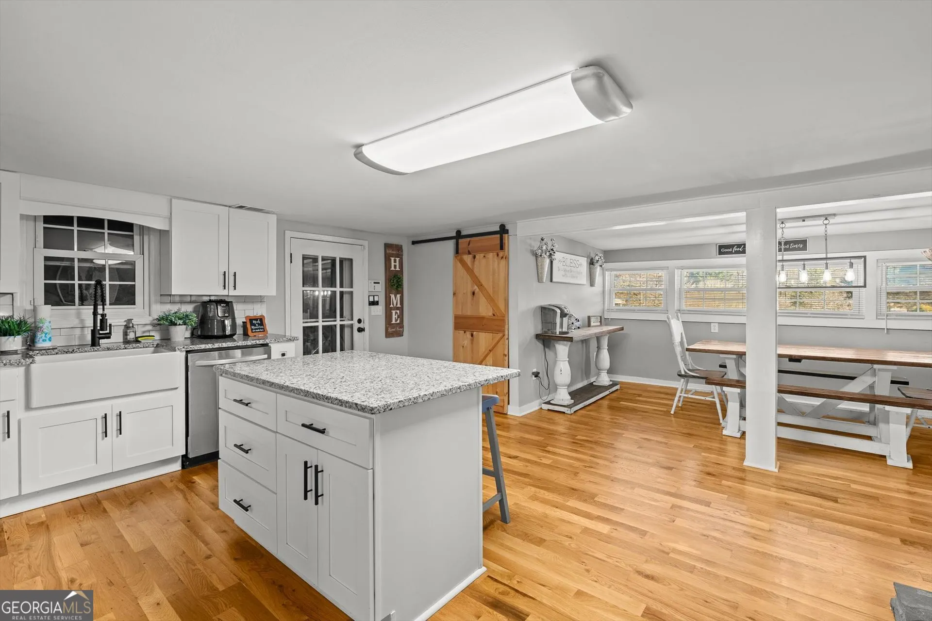 333 Davis Rd — photo 8 of 65