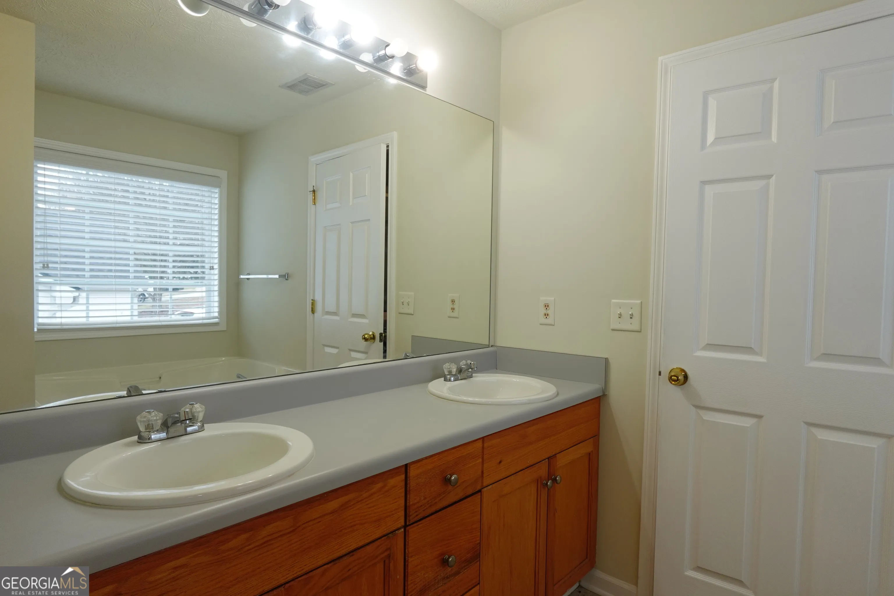334 Covington Dr — photo 21 of 40