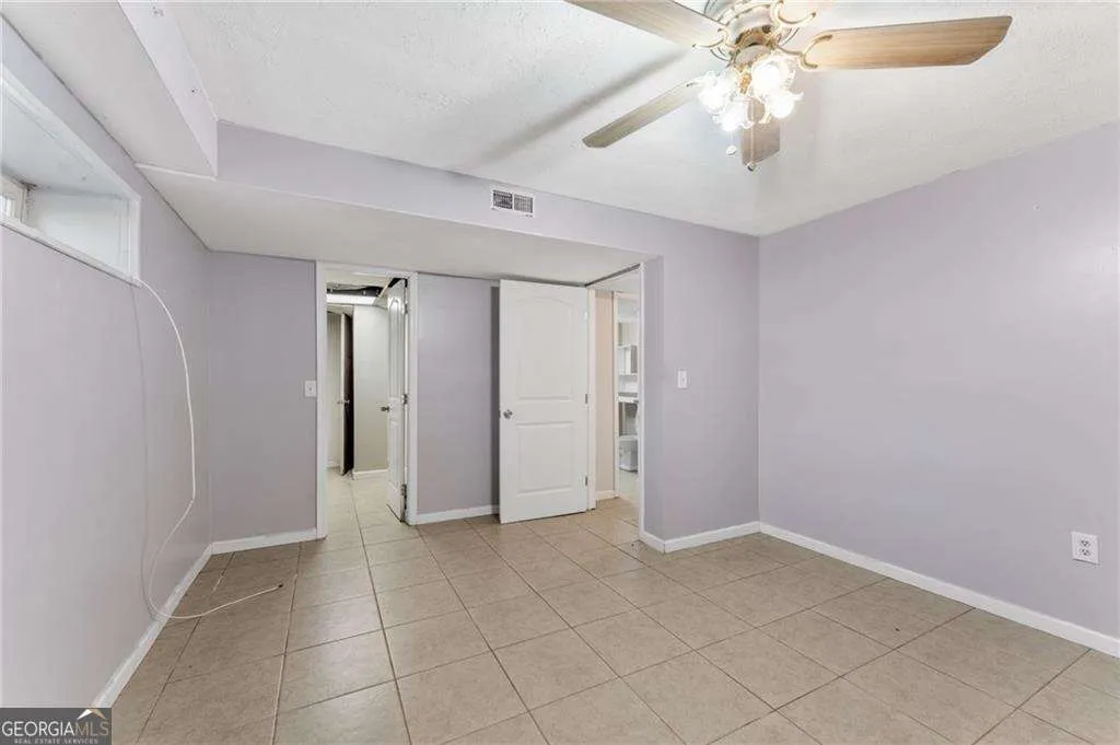 6140 Michelle Ln — photo 15 of 27
