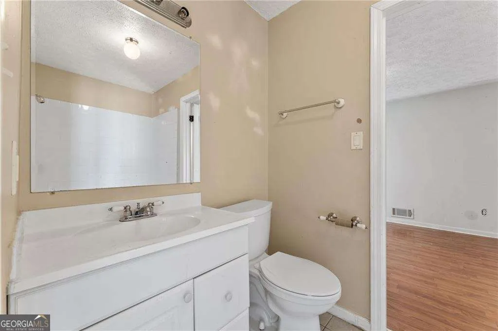 6140 Michelle Ln — photo 10 of 27