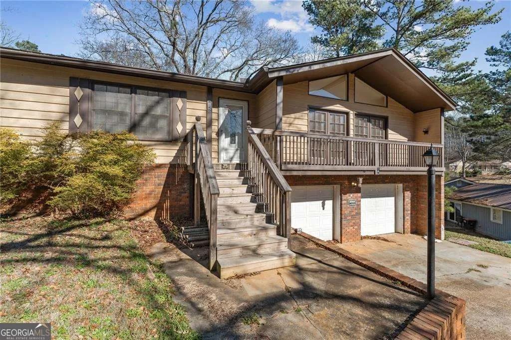 6140 Michelle Ln — photo 2 of 27