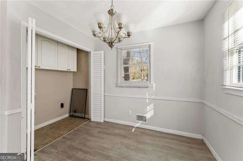 6140 Michelle Ln — photo 8 of 27