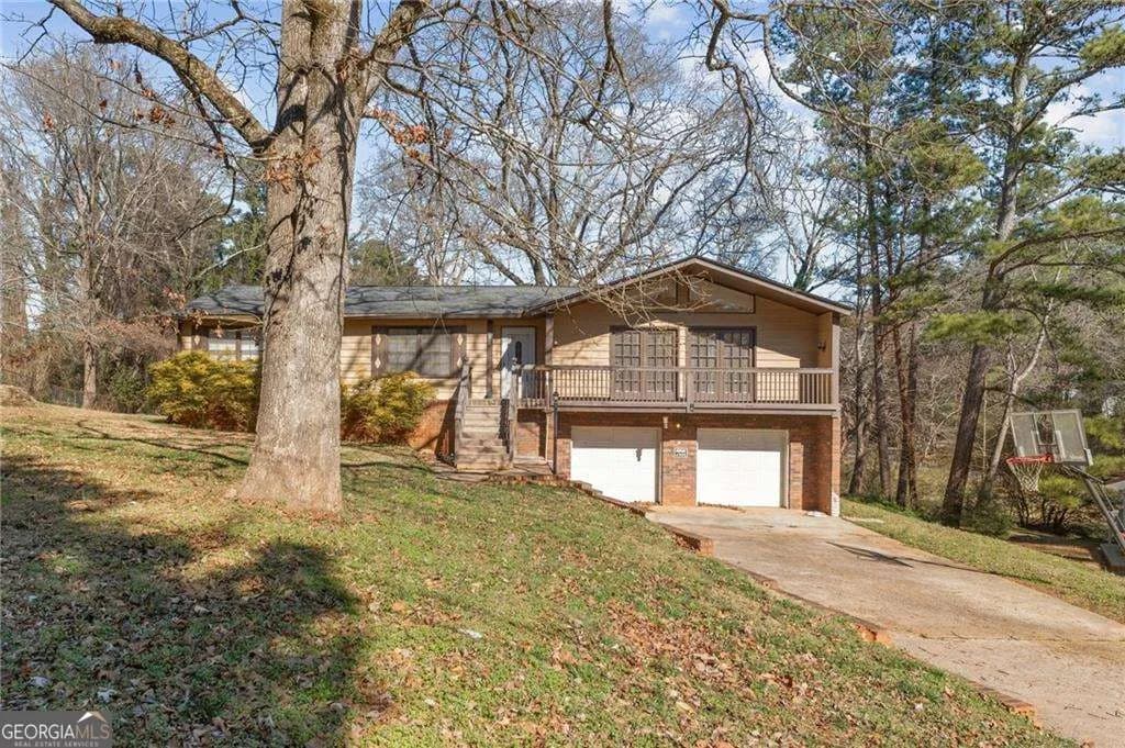 6140 Michelle Ln — photo 3 of 27