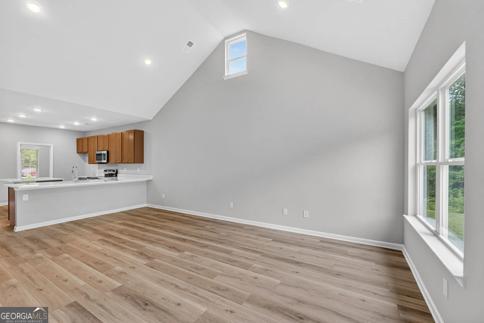 207 Riverview Rd — photo 7 of 38