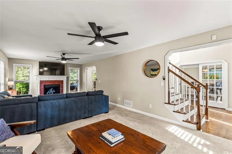 552 Magnolia Dr — photo 6 of 52