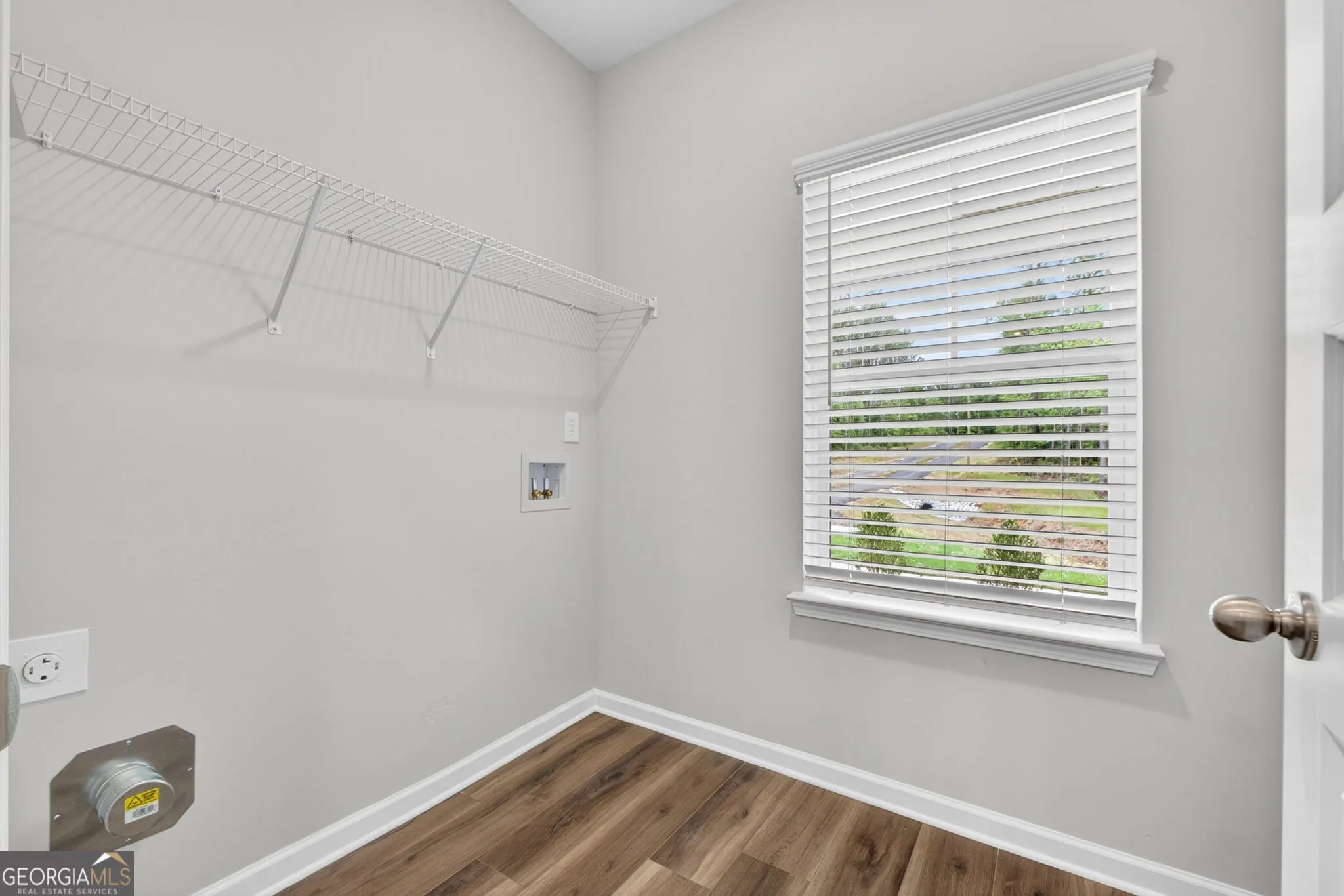 205 Riverview Rd — photo 3 of 36