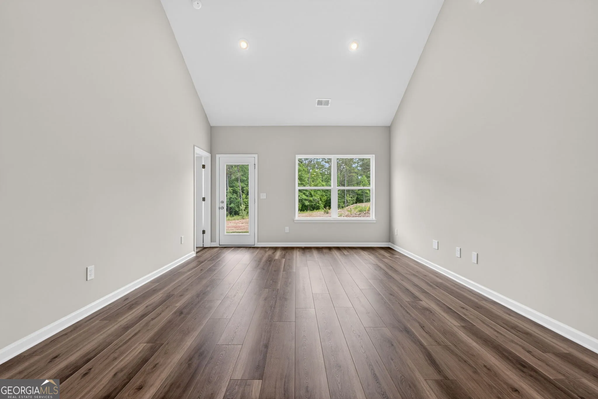 205 Riverview Rd — photo 4 of 36