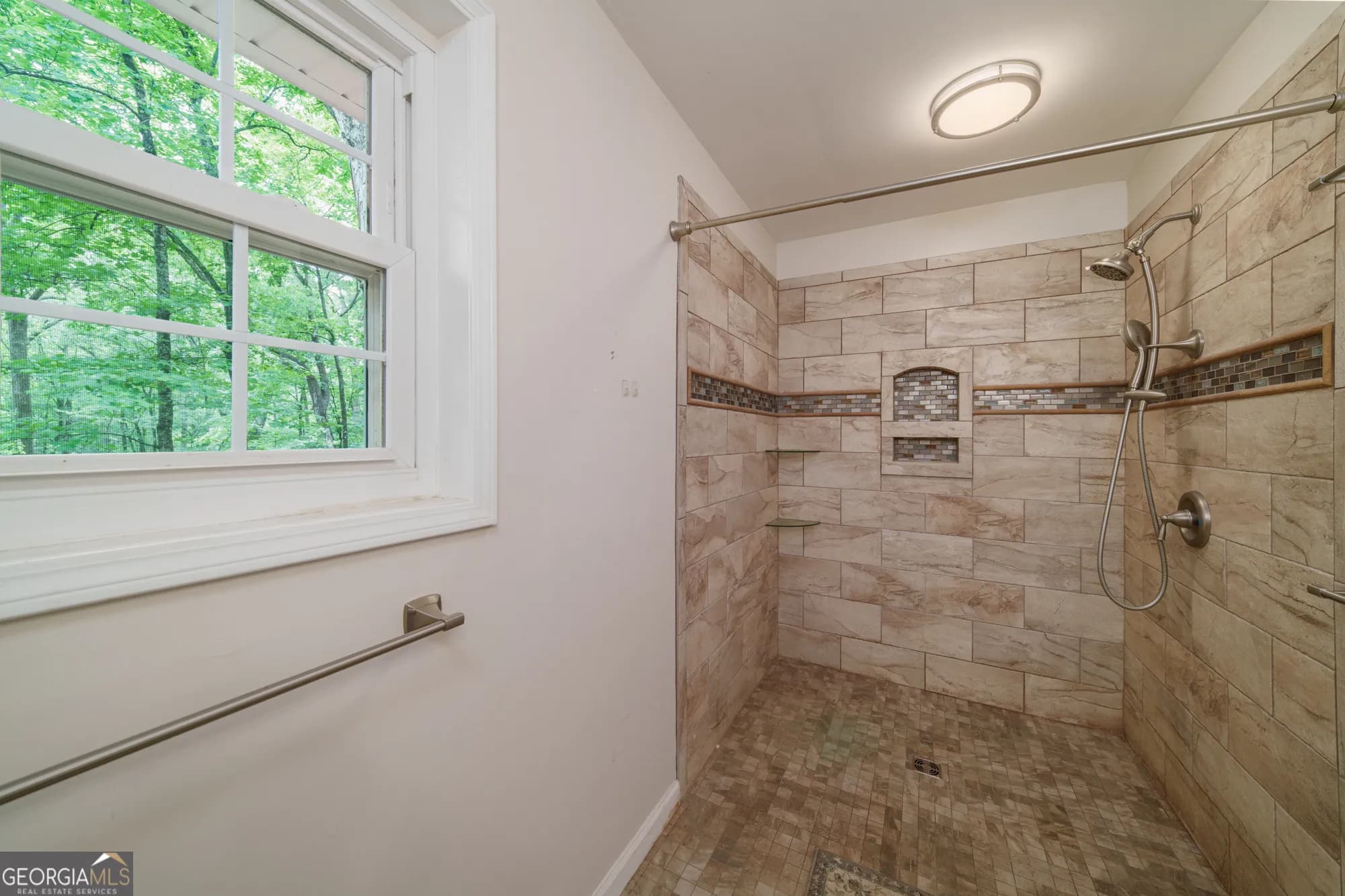 2416 Mount Vernon Rd — photo 11 of 70