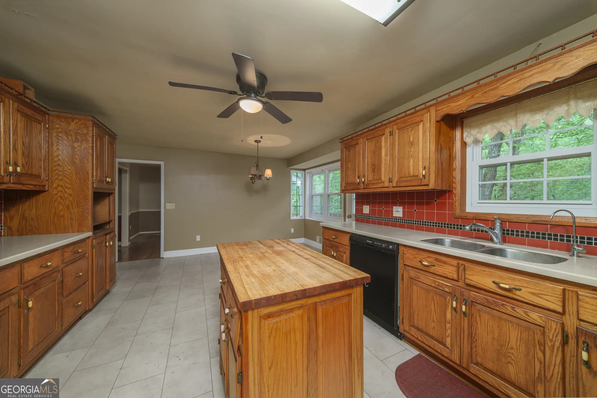 2416 Mount Vernon Rd — photo 15 of 70