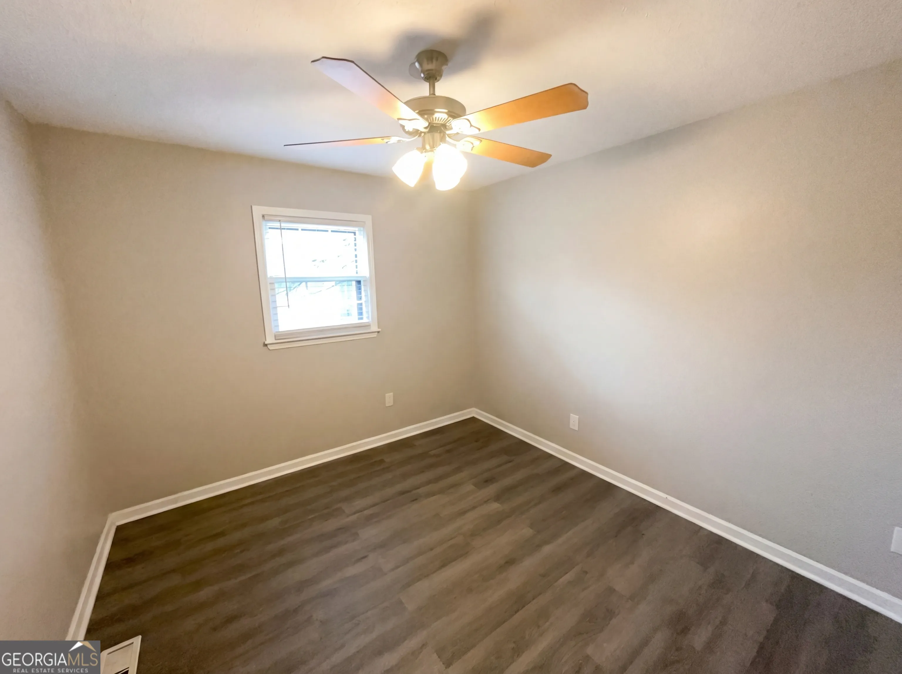 10 King Dr — photo 5 of 17