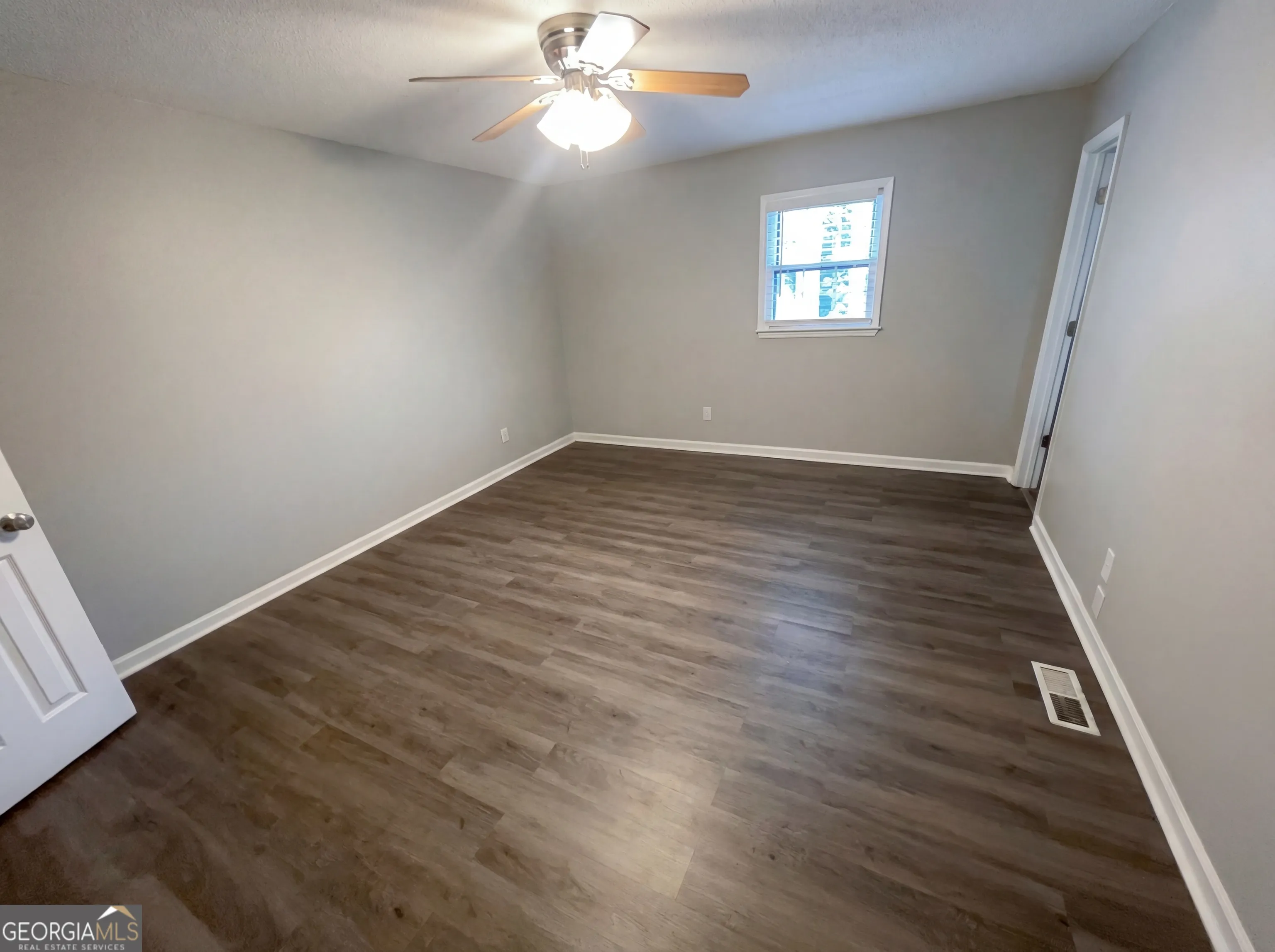 10 King Dr — photo 6 of 17
