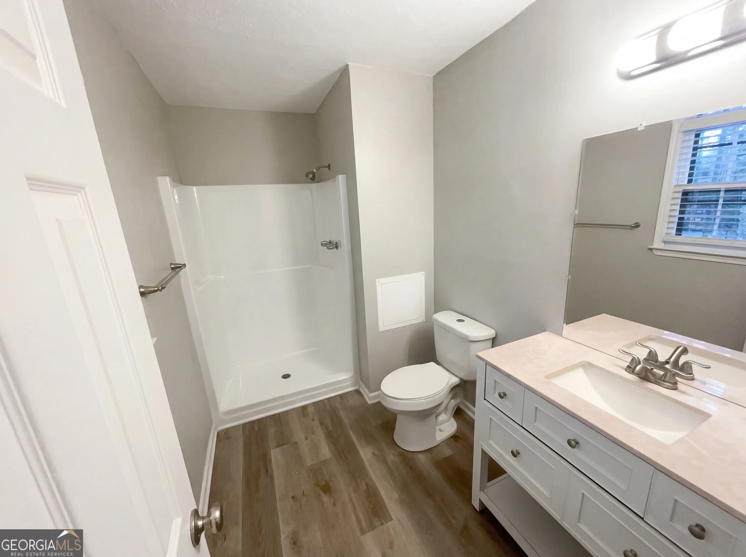 10 King Dr — photo 7 of 17