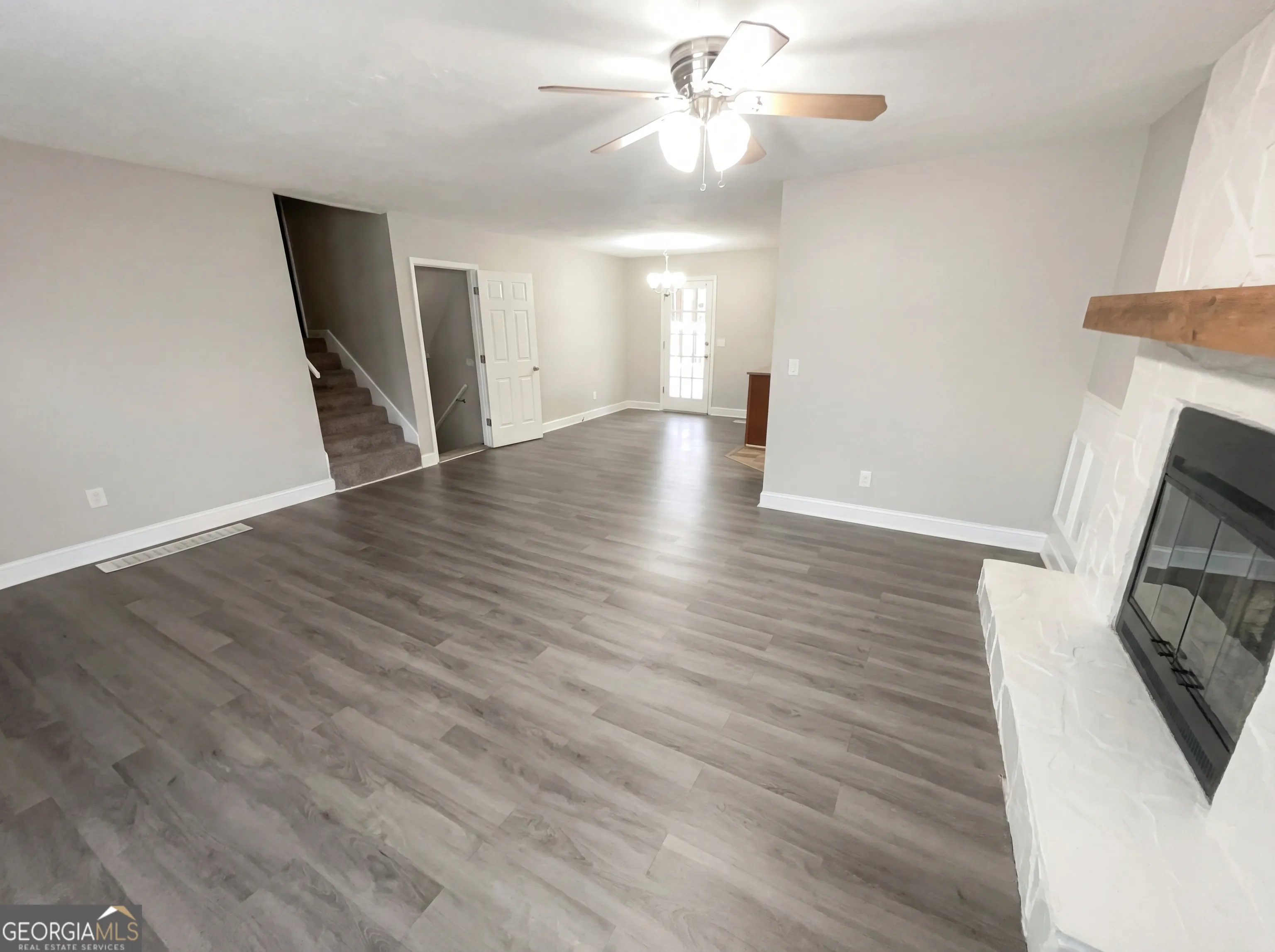 10 King Dr — photo 16 of 17
