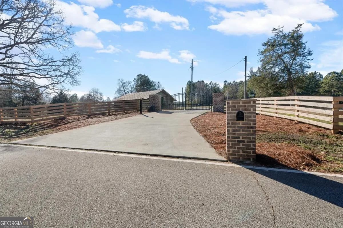 80 Hand Rd — photo 32 of 82