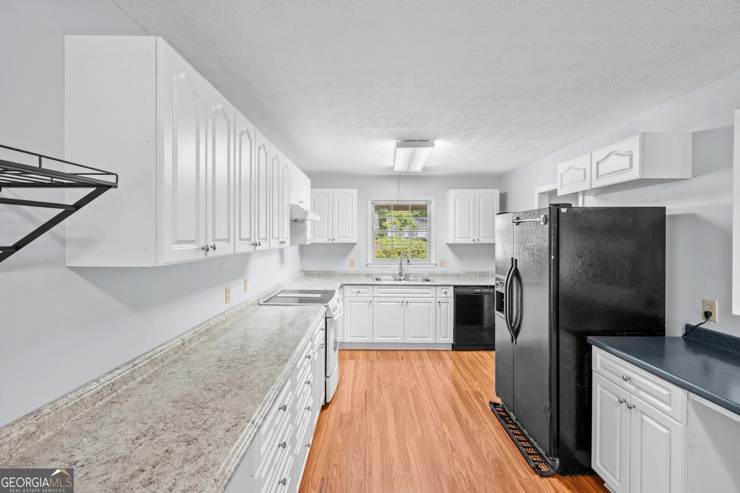 4055 Golfview Dr — photo 2 of 79