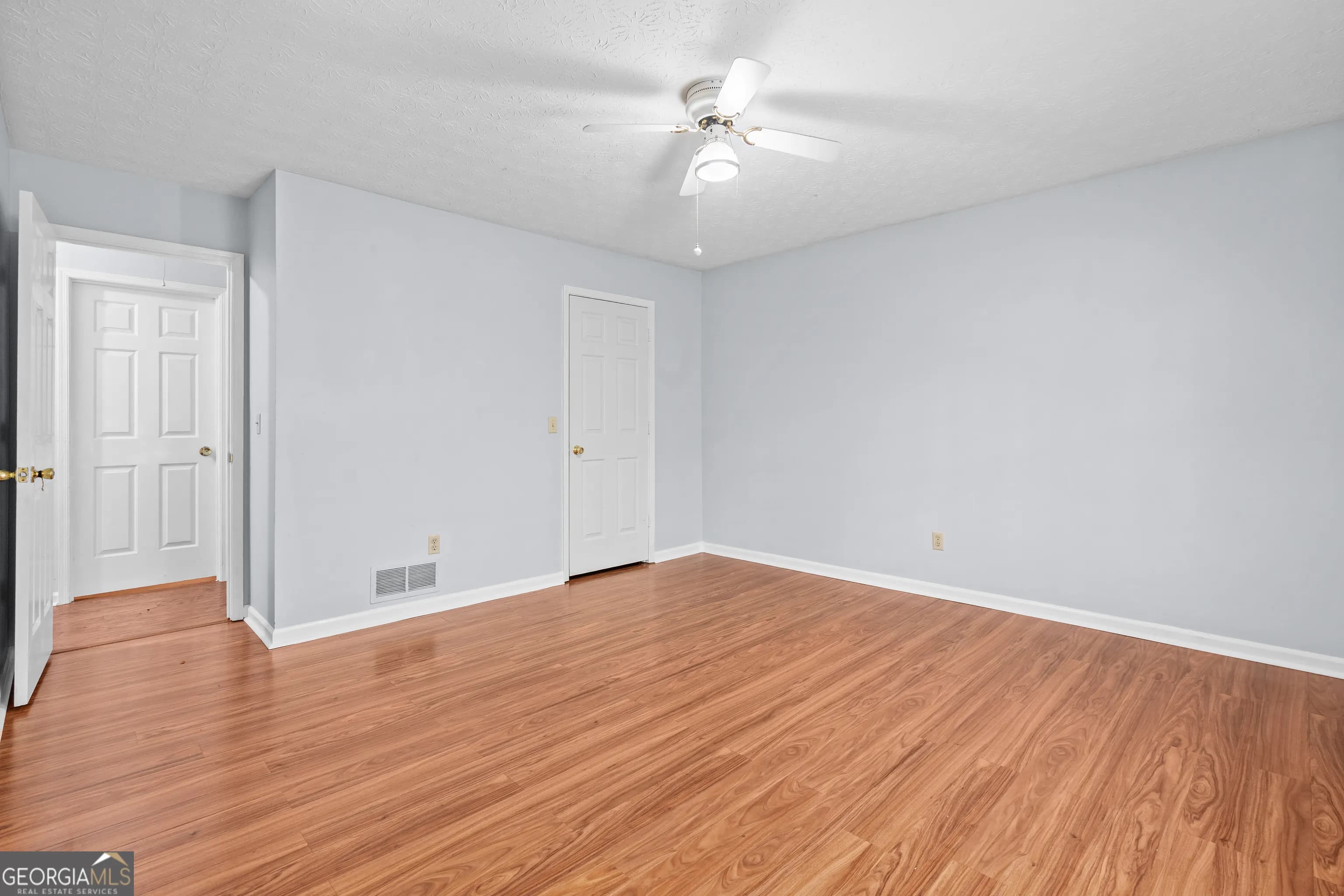 4055 Golfview Dr — photo 5 of 79