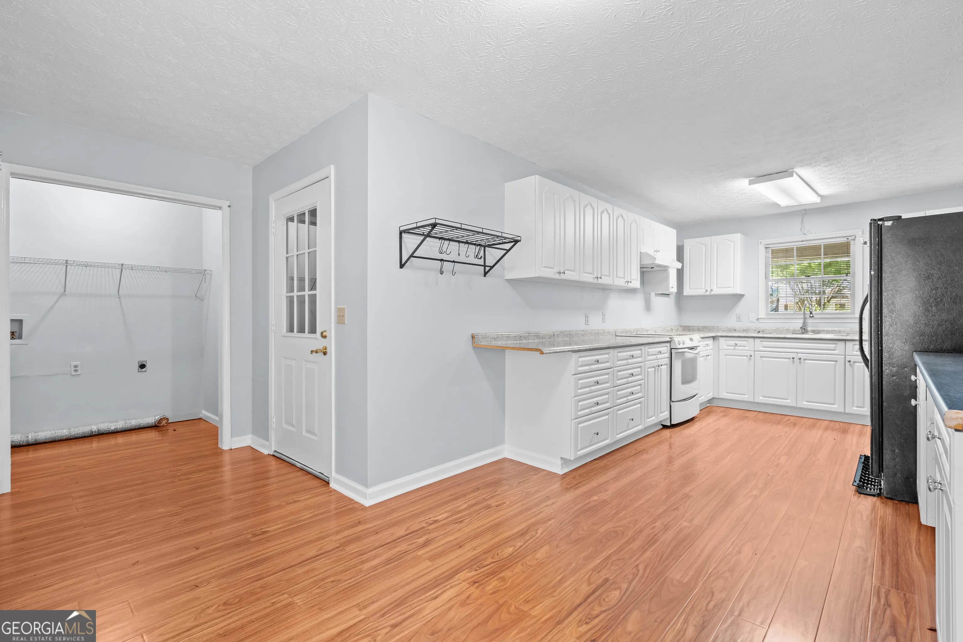 4055 Golfview Dr — photo 19 of 79