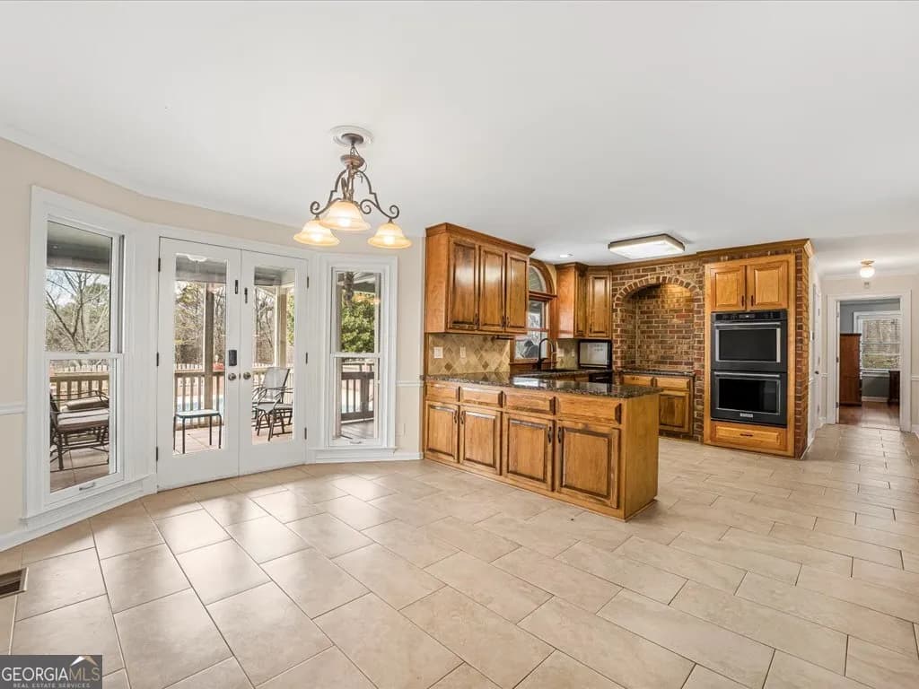 652 Mccready Dr — photo 4 of 52