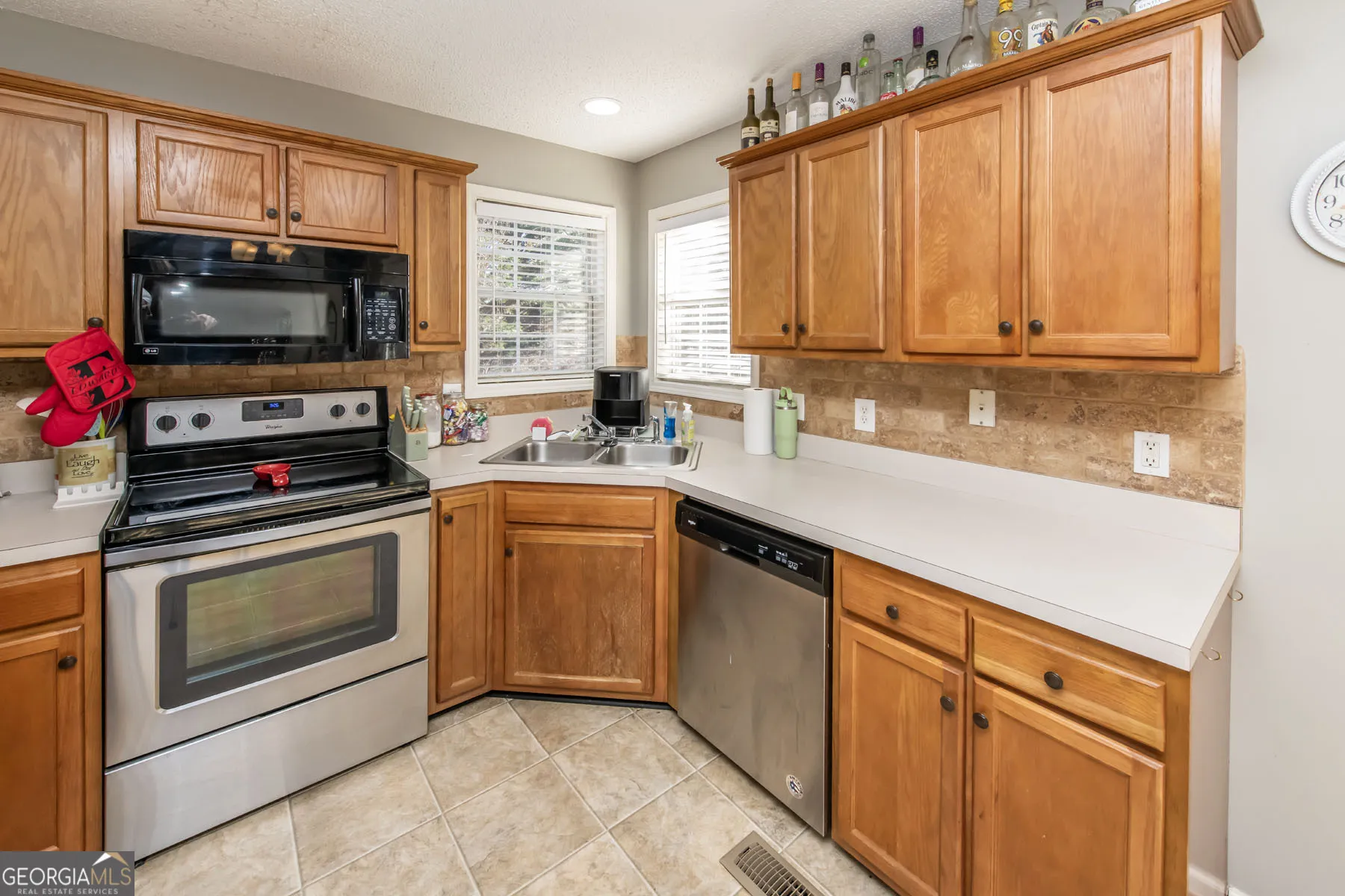 101 Robindale Ln — photo 9 of 32